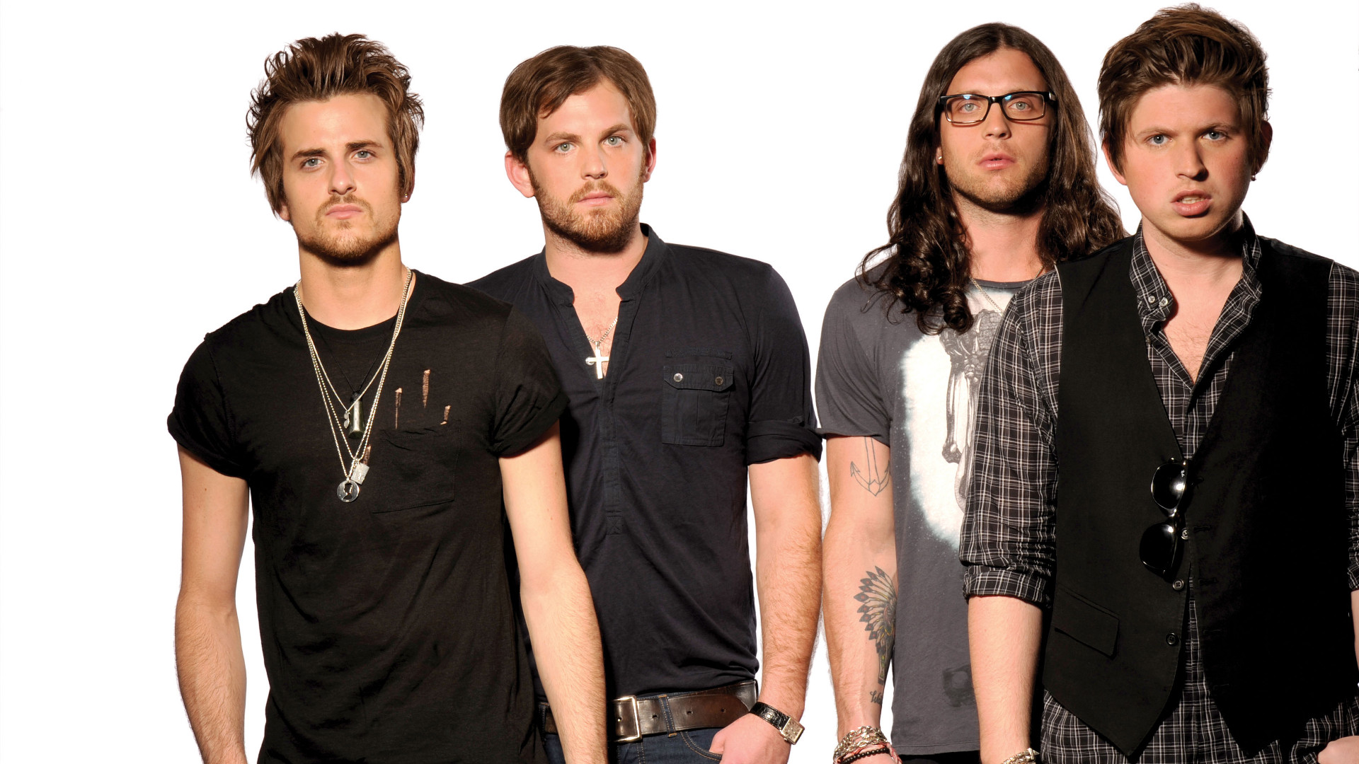 Kings Of Leon band members posing HD Wallpaper