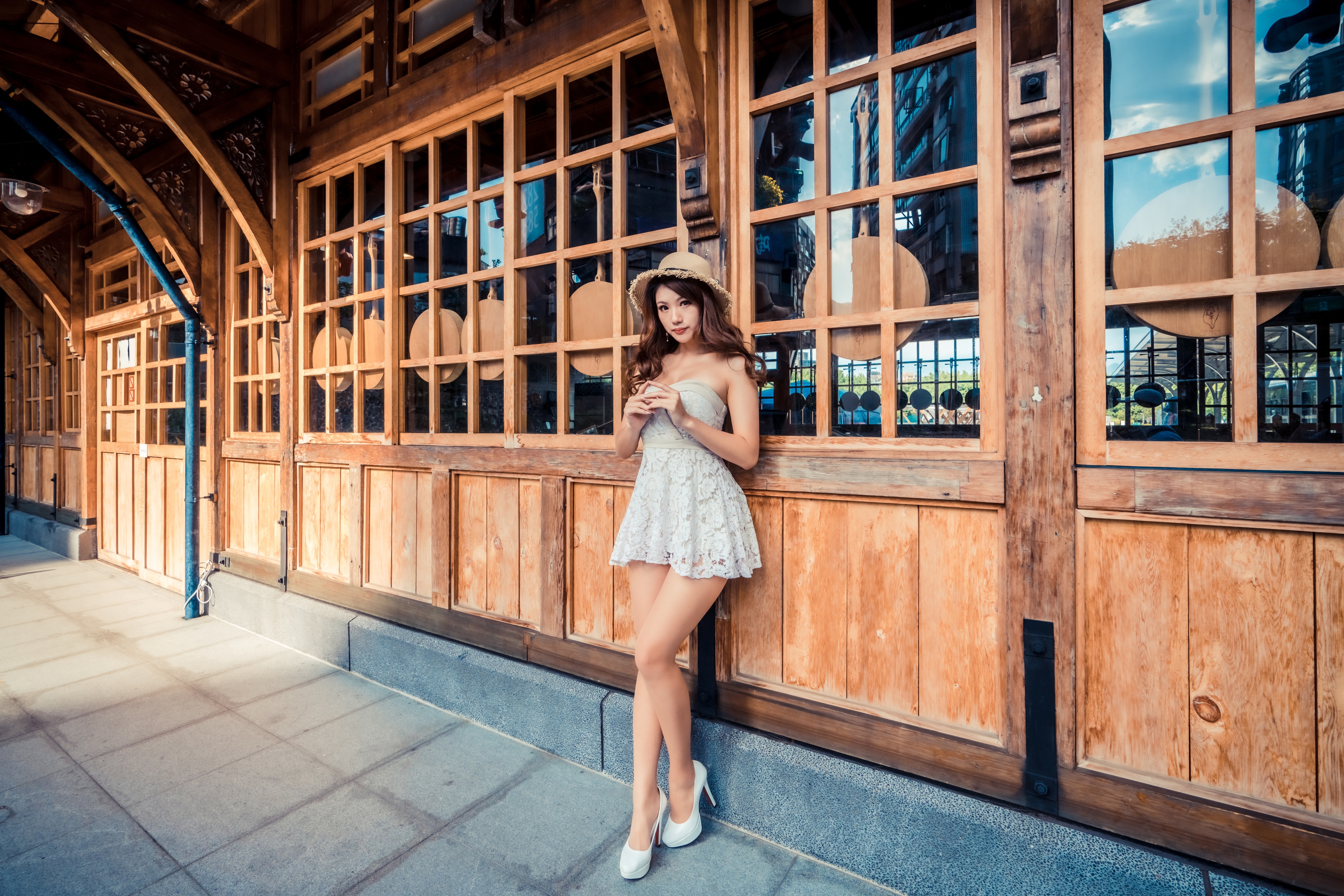 Brunette Woman in Dress with Hat 4K HD Wallpaper