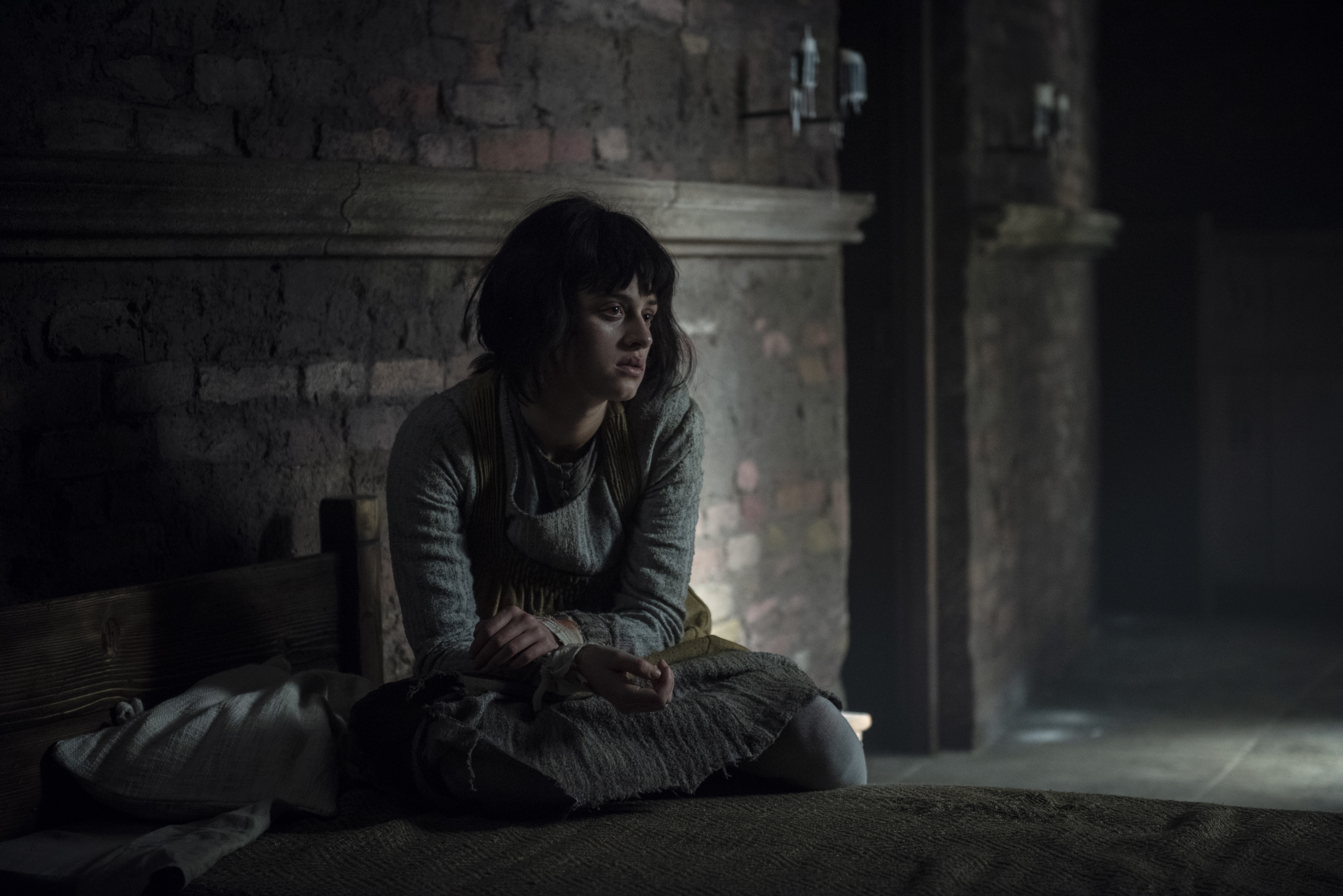 Yennefer of Vengerberg in a dark room HD Wallpaper
