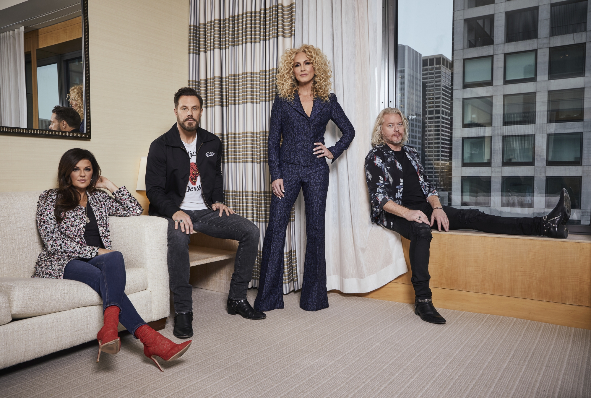 Little Big Town posing for a photo HD Wallpaper