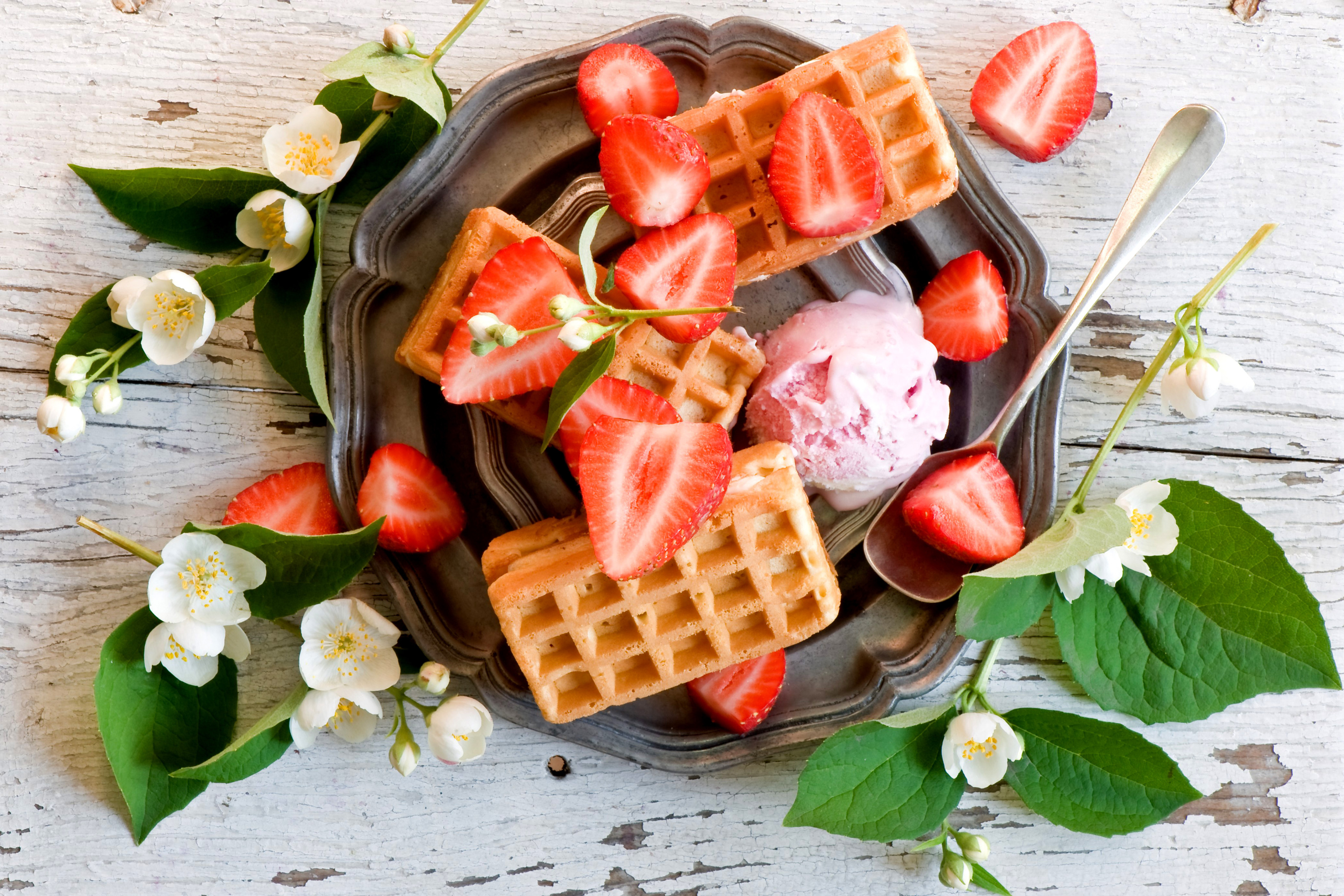 Waffles with strawberries and ice cream HD Wallpaper