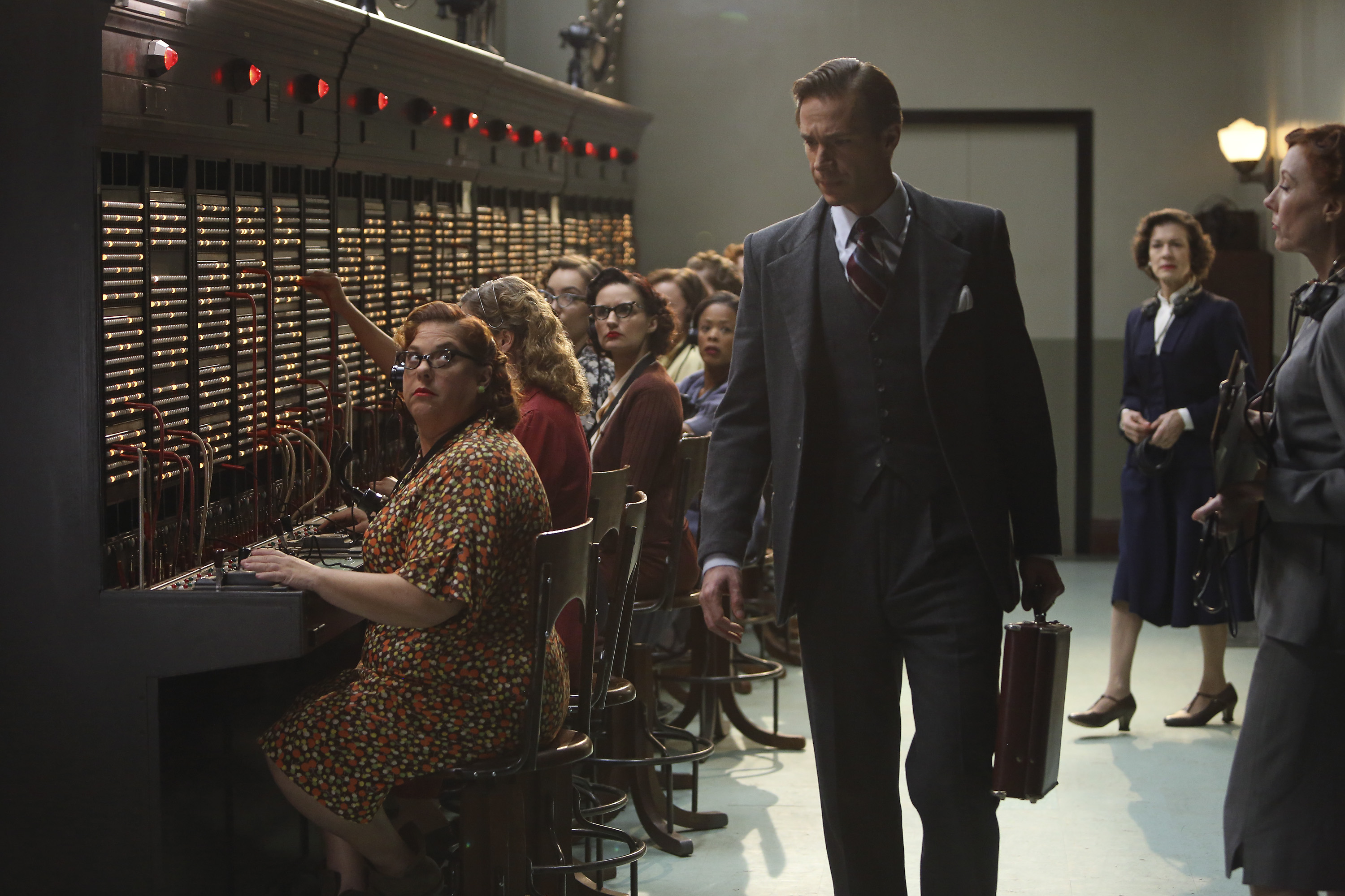 Edwin Jarvis in a Telephone Exchange HD Wallpaper