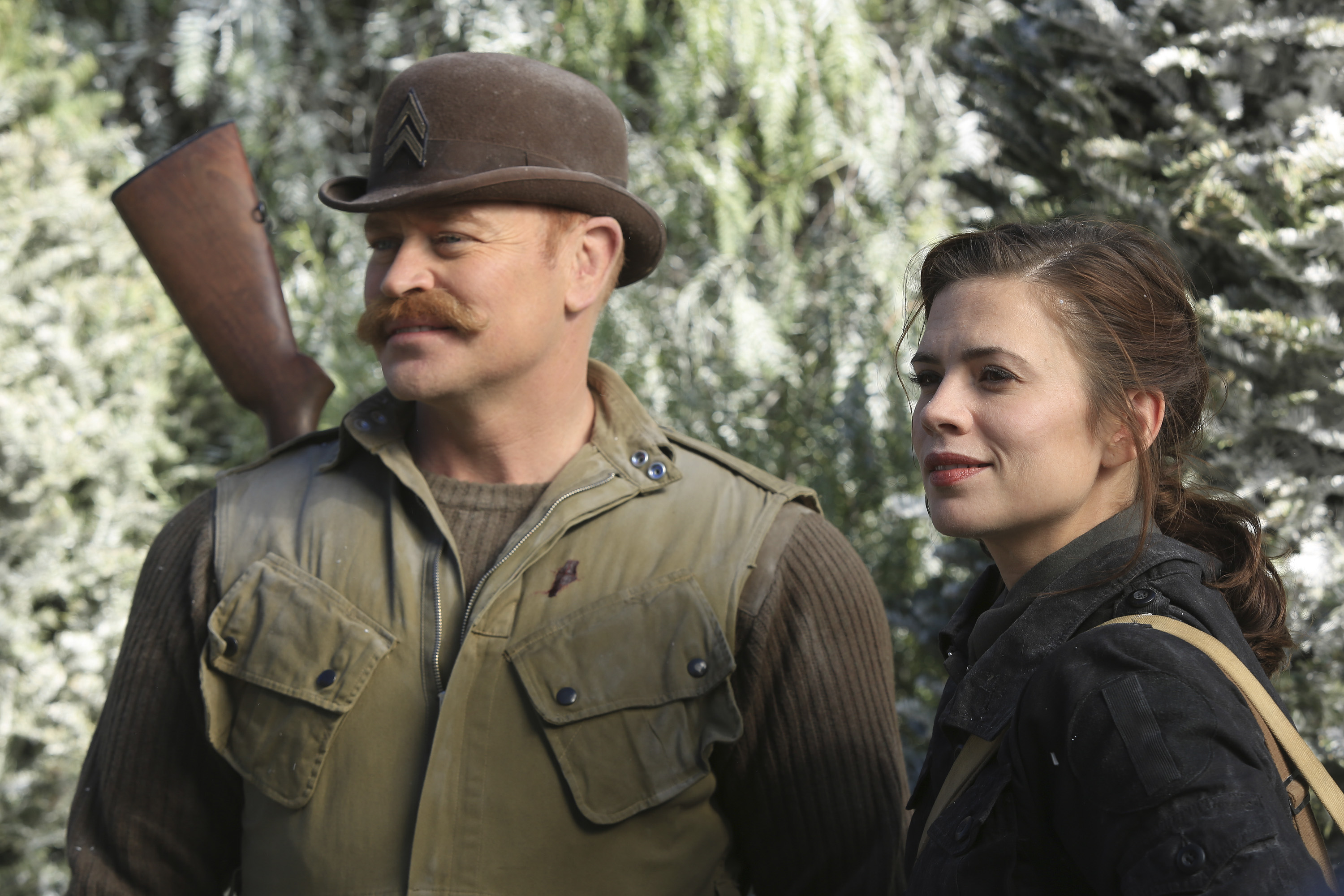 Peggy Carter and Jack Thompson with a rifle HD Wallpaper