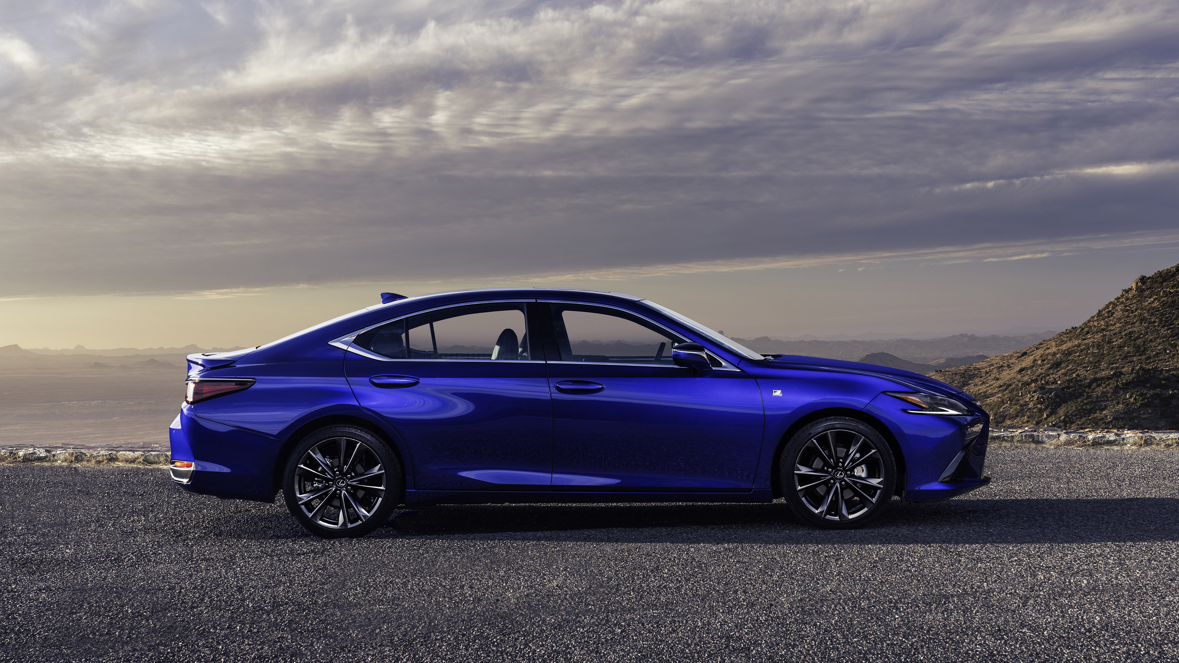 Blue Lexus ES F Sport Sedan HD Wallpaper