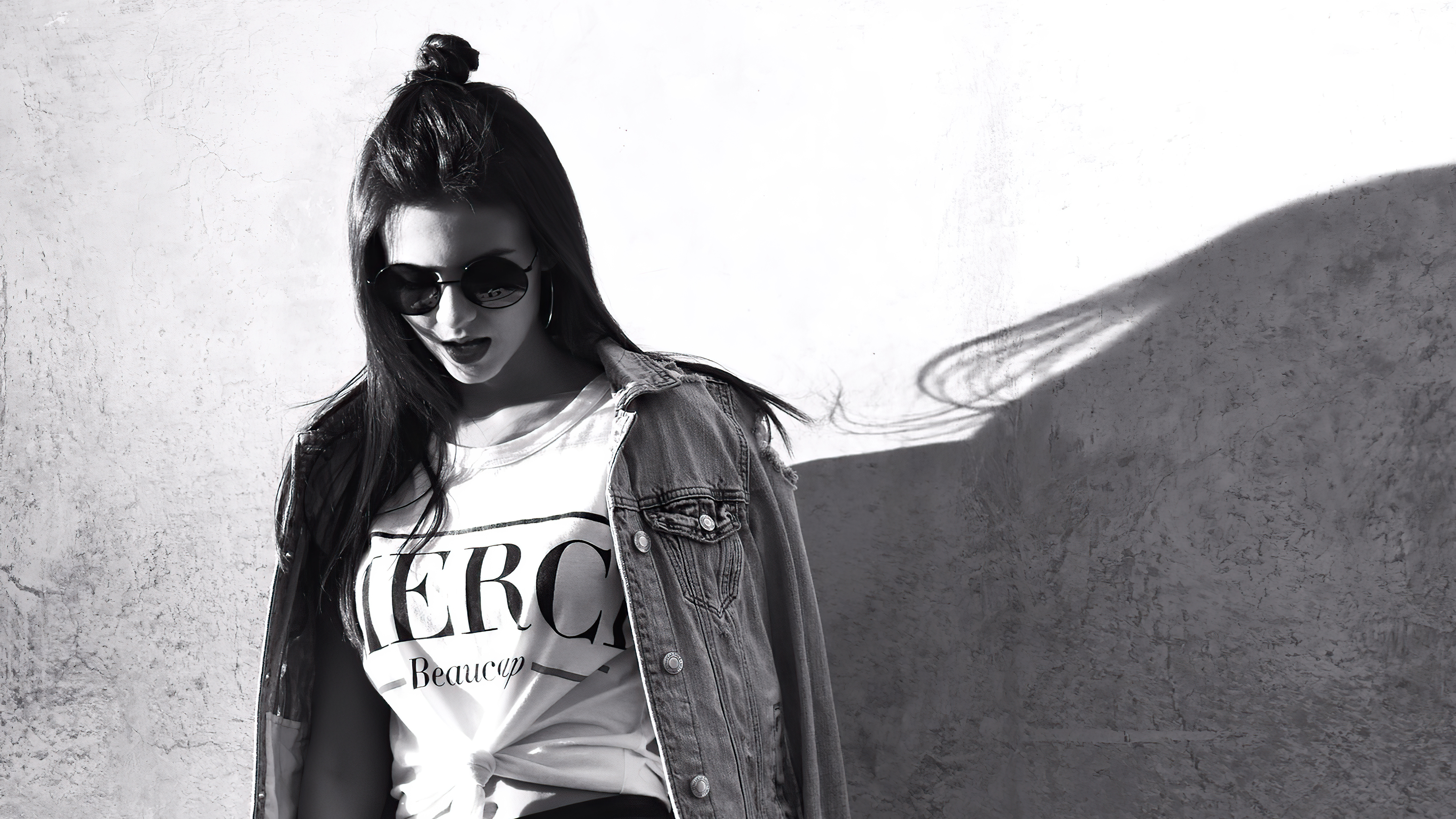 Victoria Justice in Sunglasses and Denim Jacket HD Wallpaper