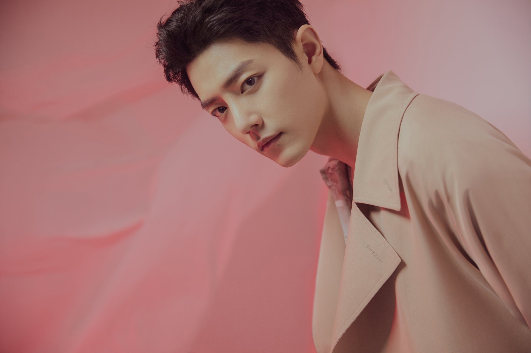 Xiao Zhan in a beige trench coat HD Wallpaper