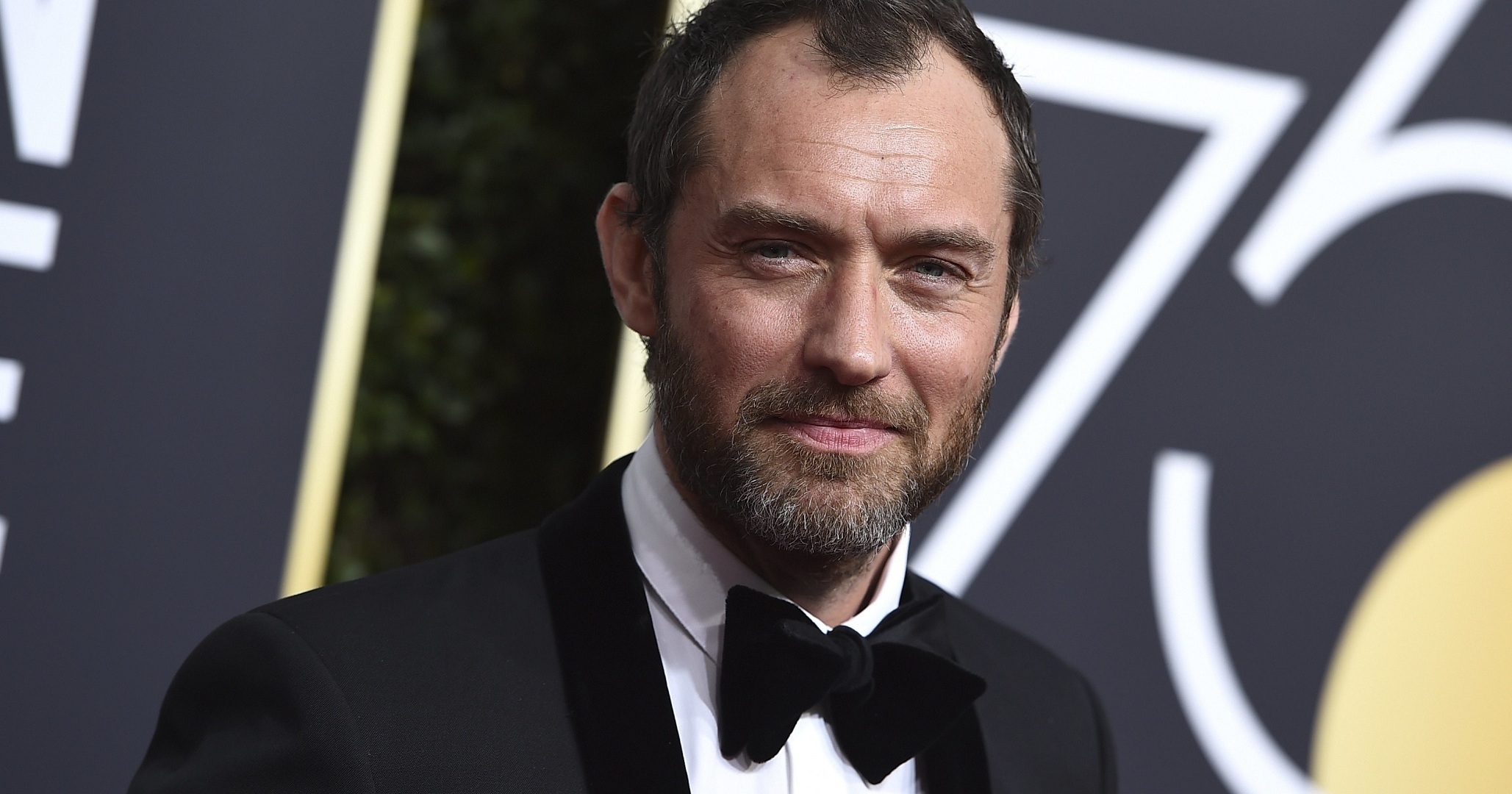 Jude Law at an event HD Wallpaper