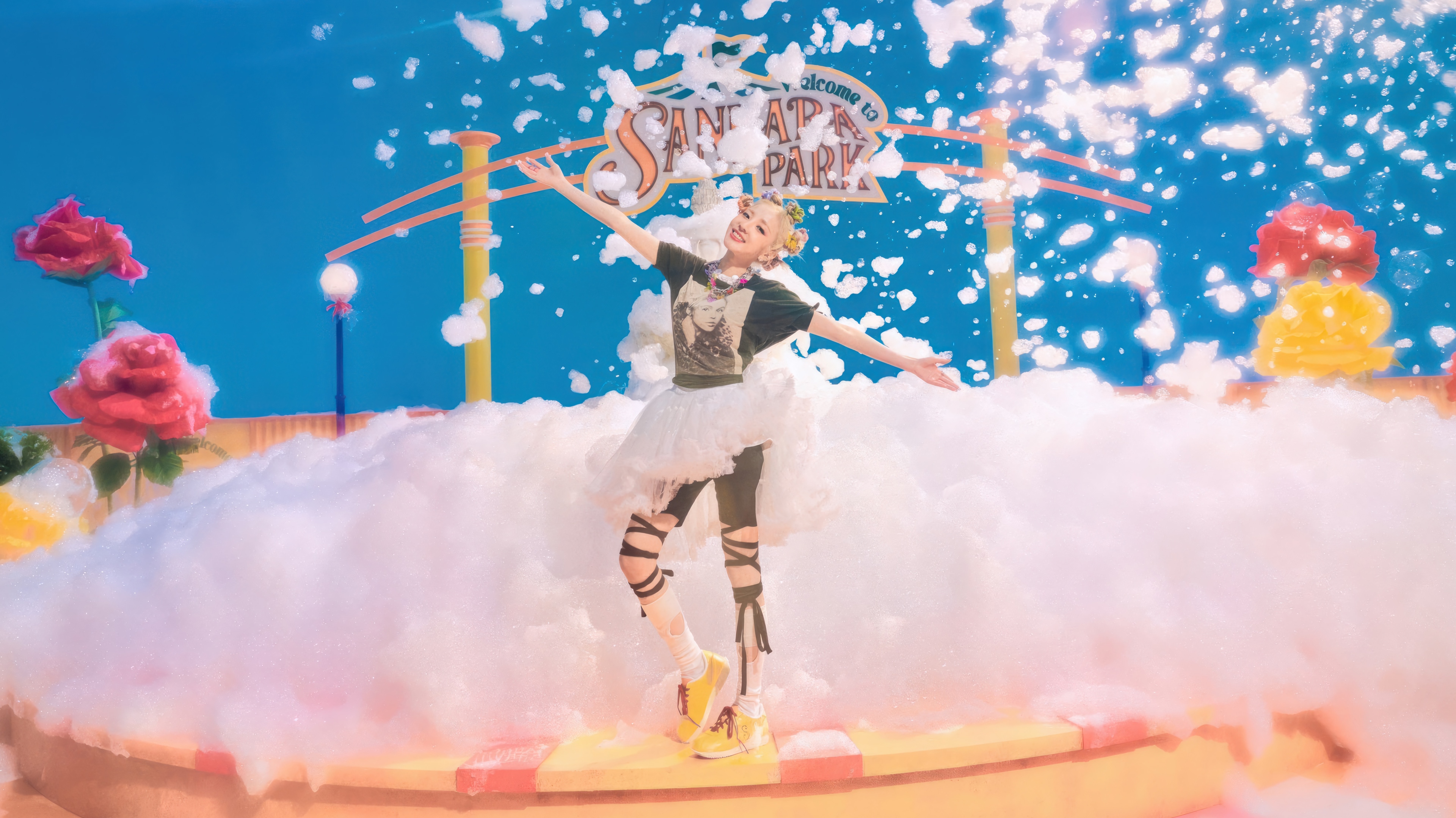 Sandara Park in a foam-filled amusement park HD Wallpaper