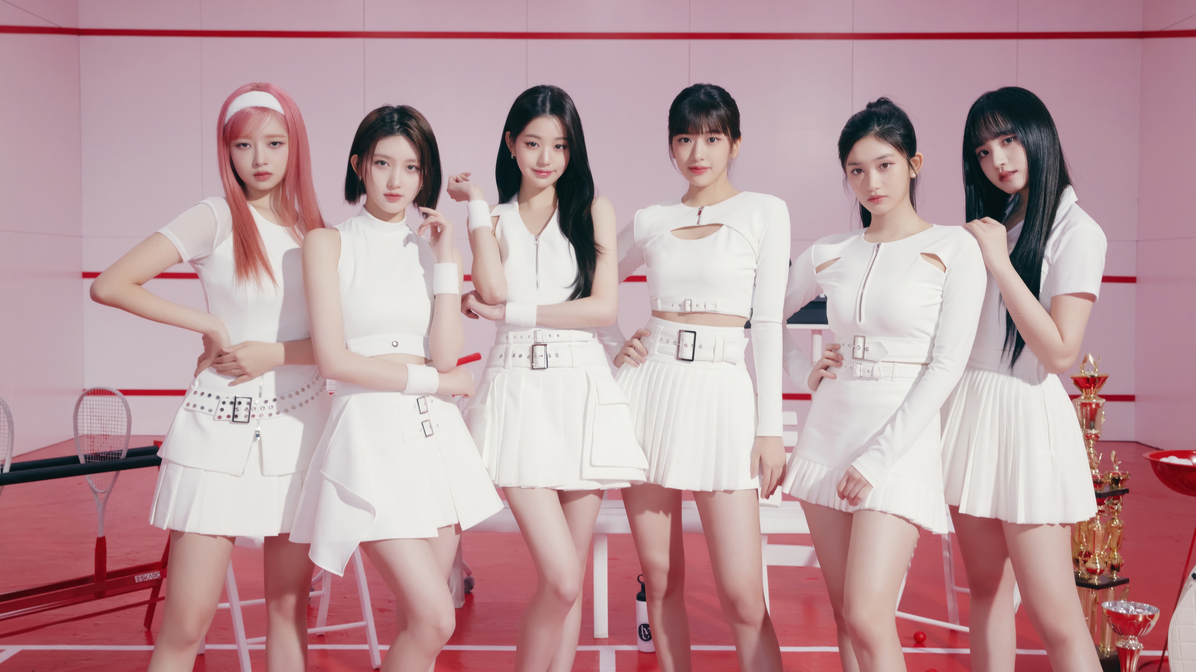 IVE members in white outfits HD Wallpaper