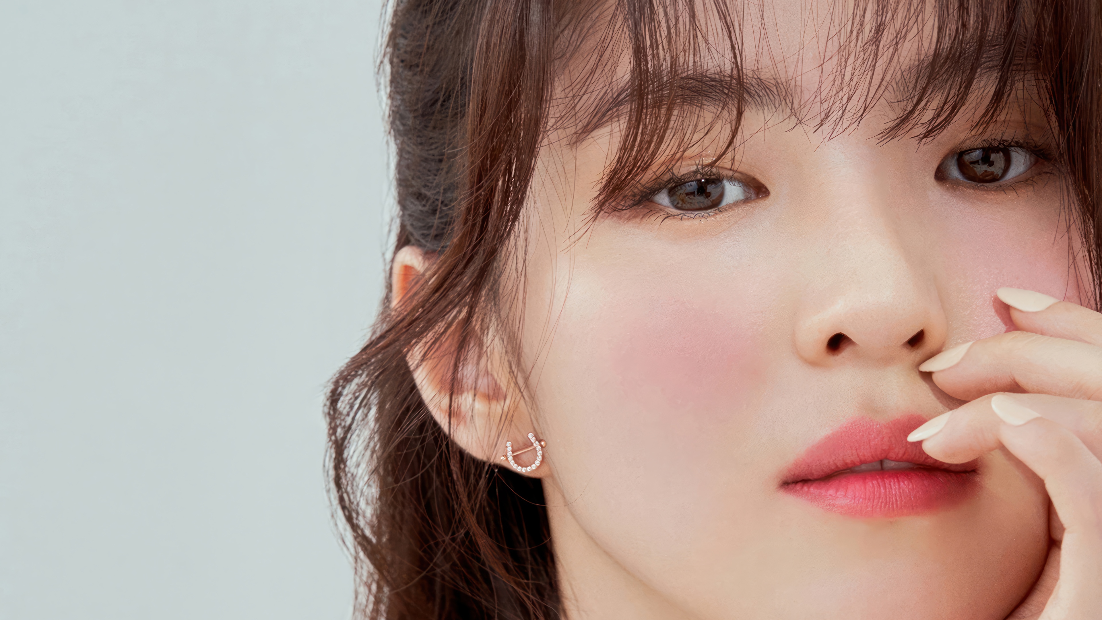 Han So-hee 4K close-up portrait HD Wallpaper