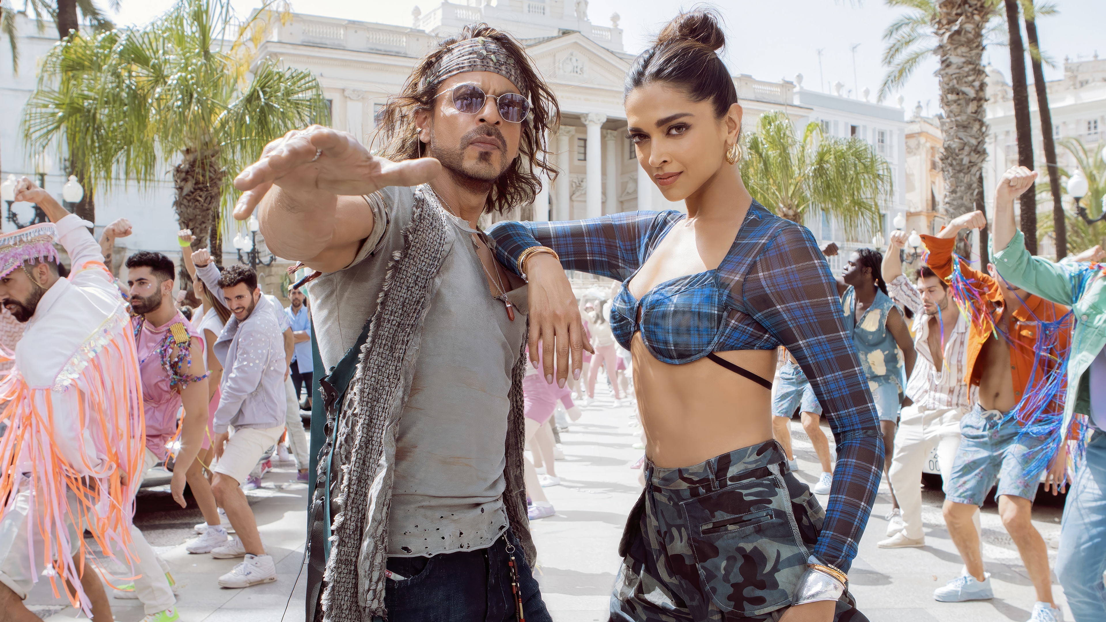 Pathaan: Shah Rukh Khan and Deepika Padukone in 4K HD Wallpaper