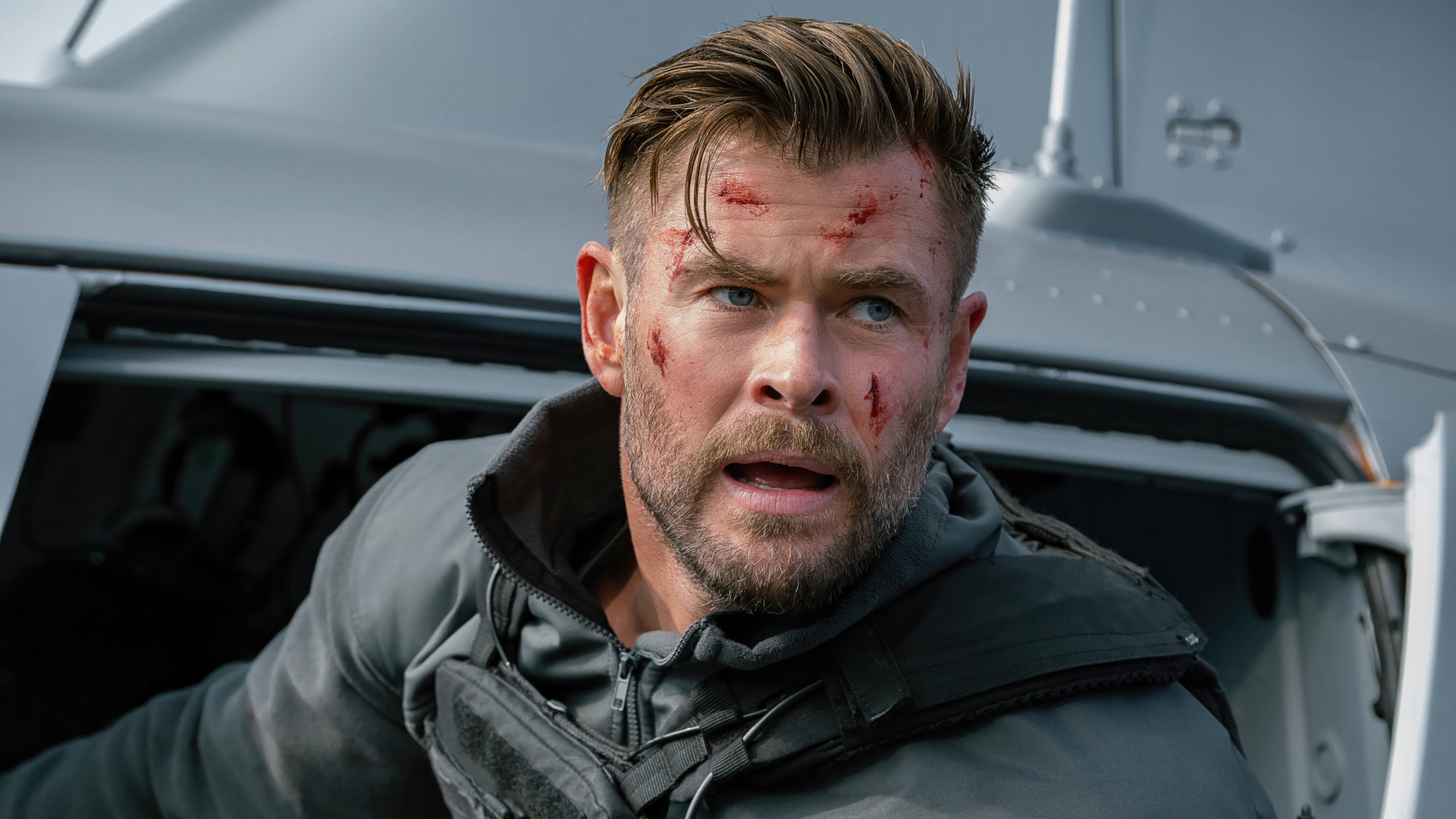 Extraction 2 Chris Hemsworth 4k HD Wallpaper Extraction 2 Chris Hemsworth 4k HD Wallpaper