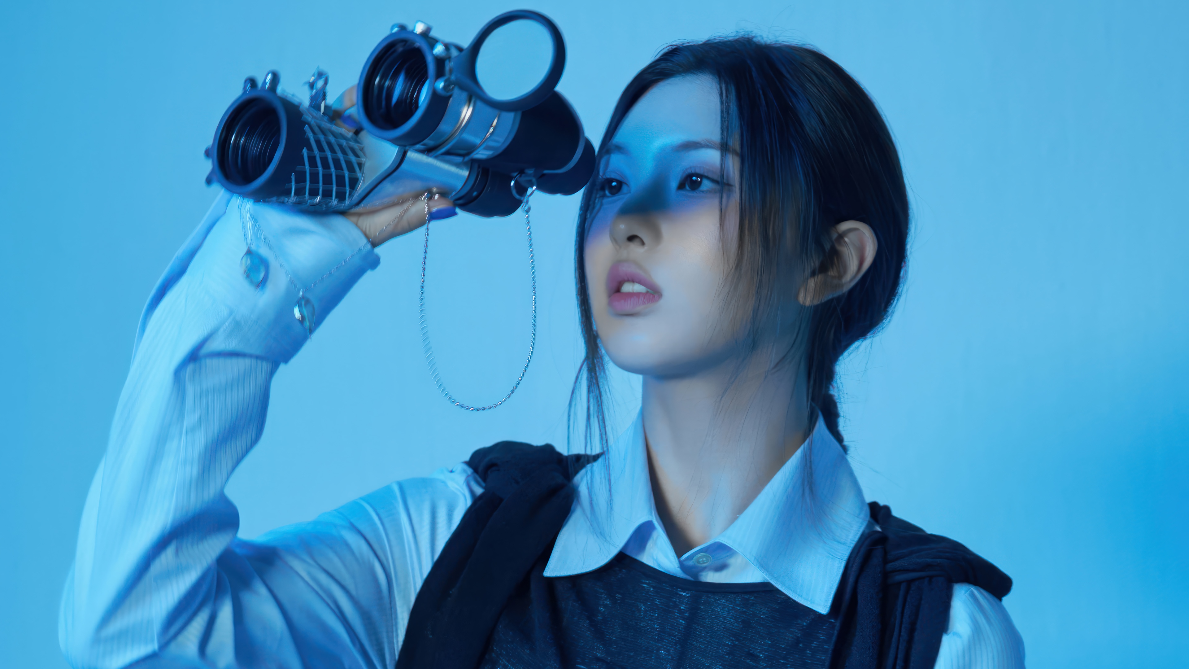 BAE from NMIXX with binoculars 4K HD Wallpaper