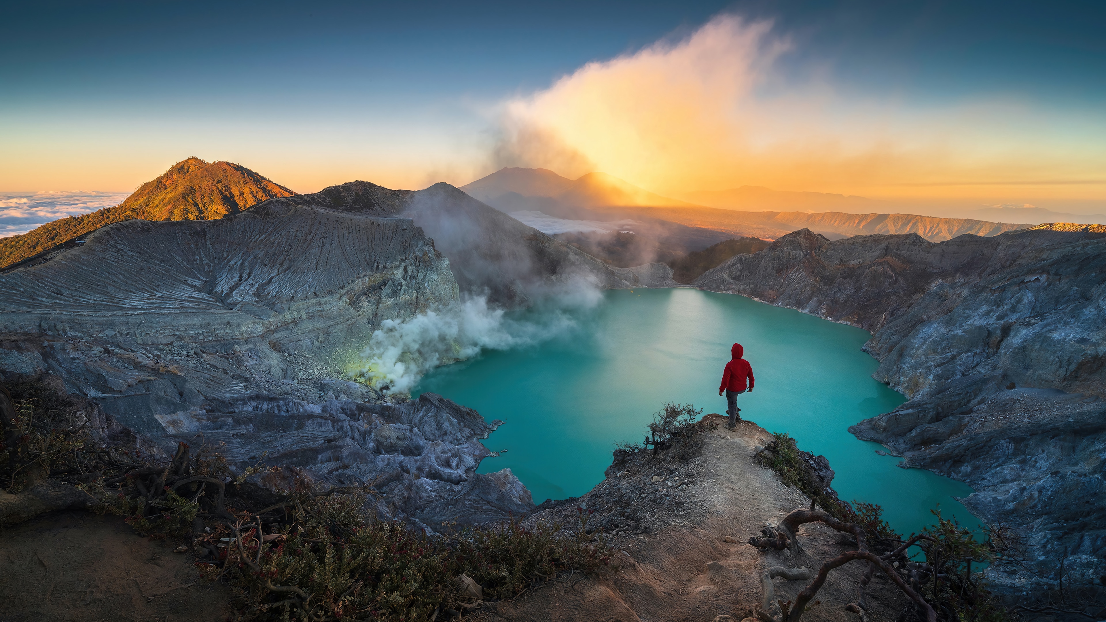 Volcano lake scenery in Indonesia 4K HD Wallpaper