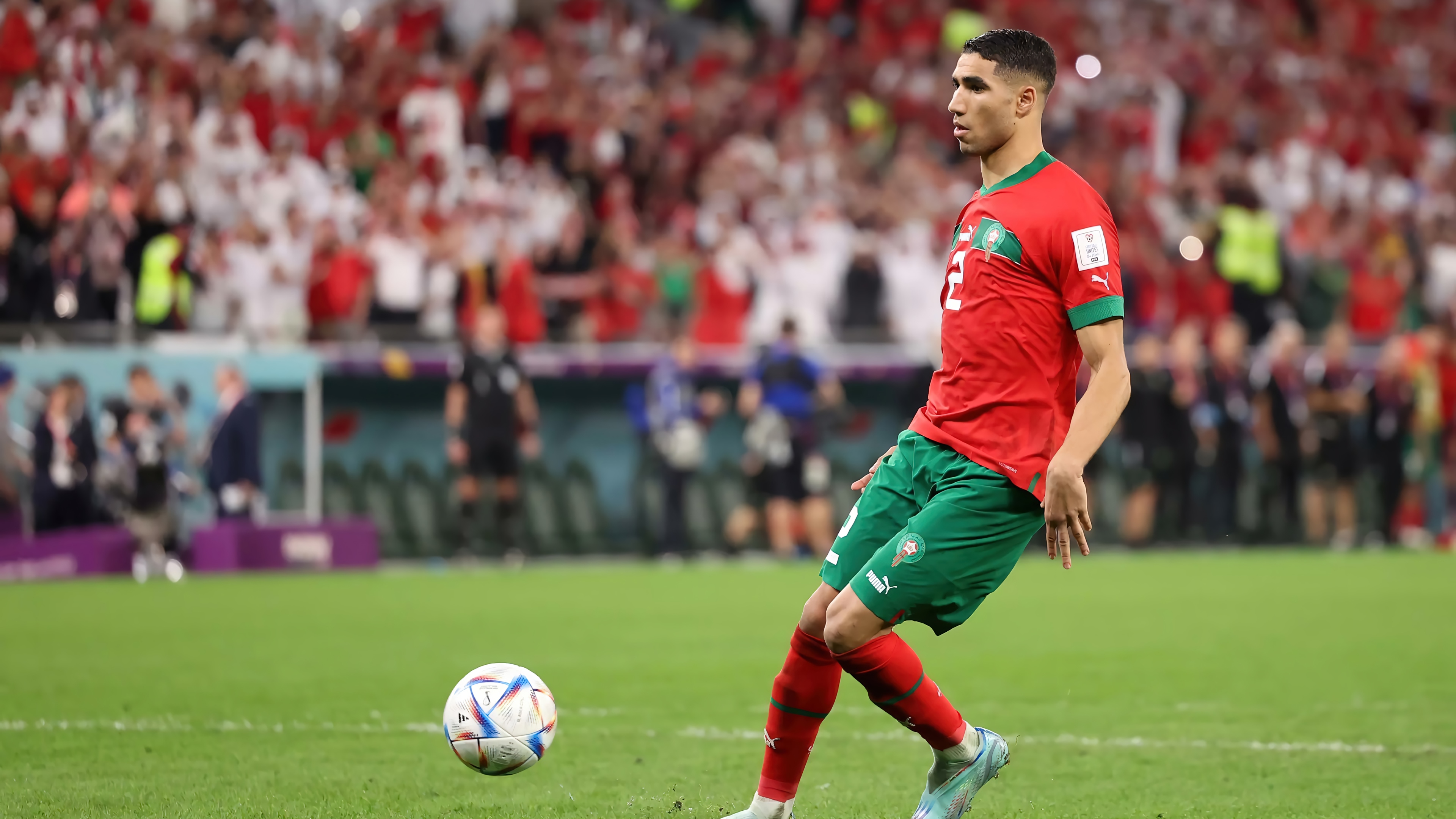 Achraf Hakimi playing football in 4K HD Wallpaper