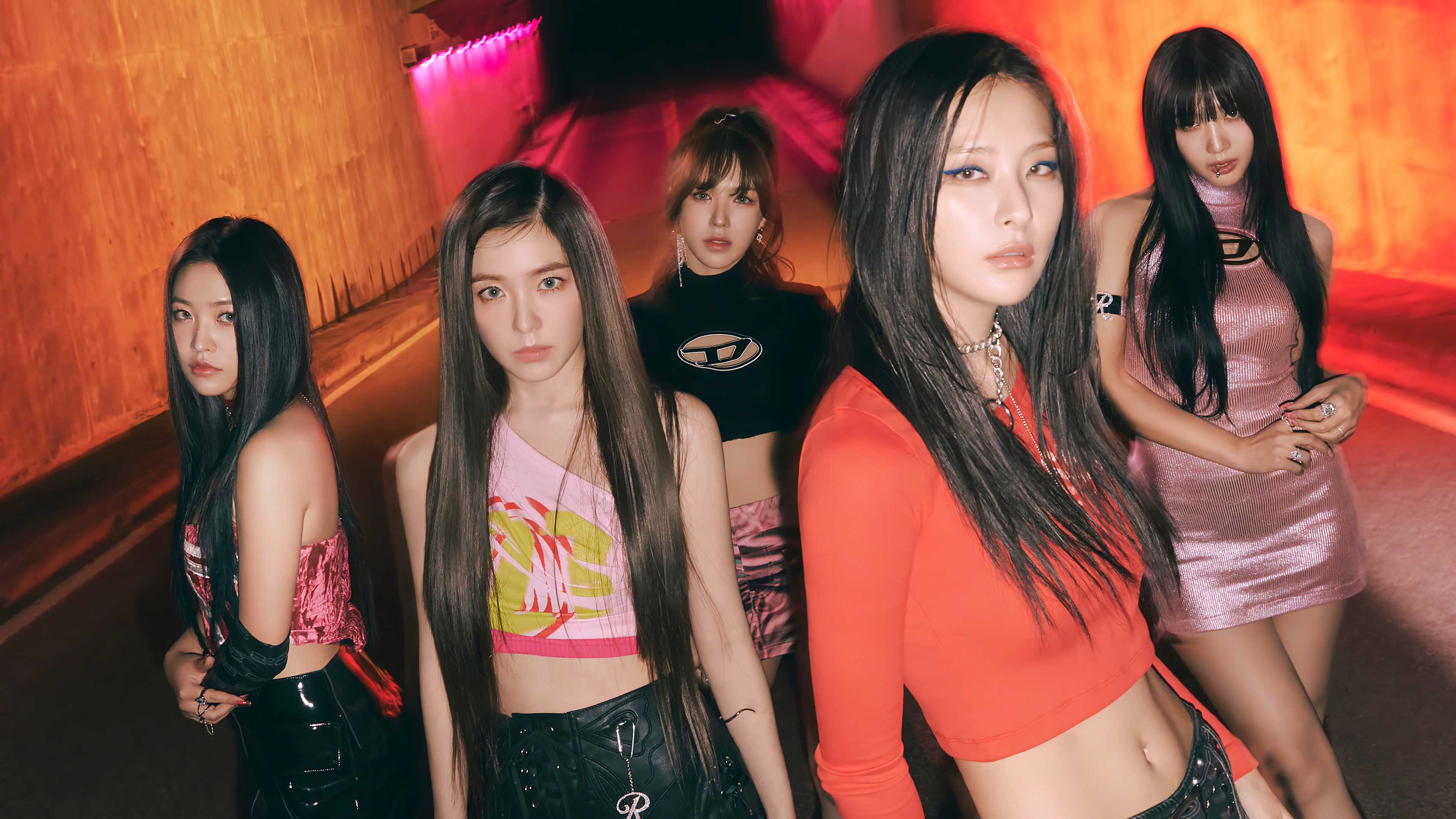 Red Velvet members in a tunnel HD Wallpaper
