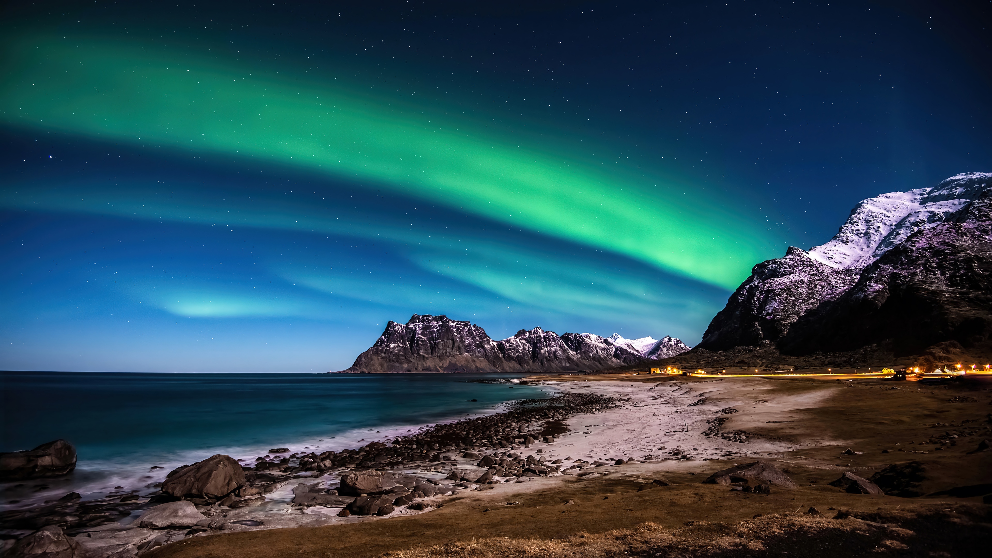 Aurora Borealis over Lofoten Mountains, Norway 4K HD Wallpaper