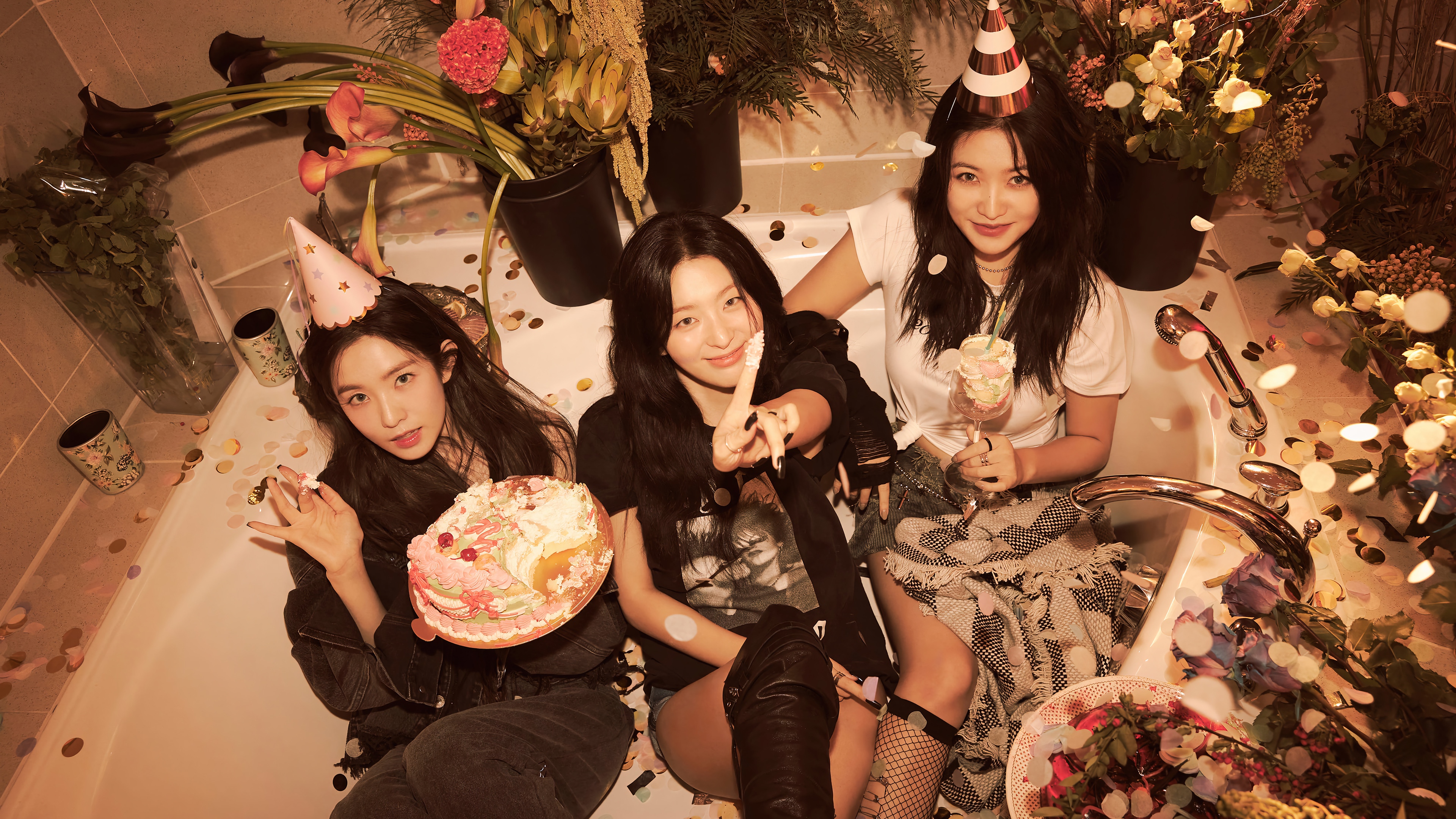 Red Velvet Irene, Seulgi, and Yeri celebrate with cake HD Wallpaper