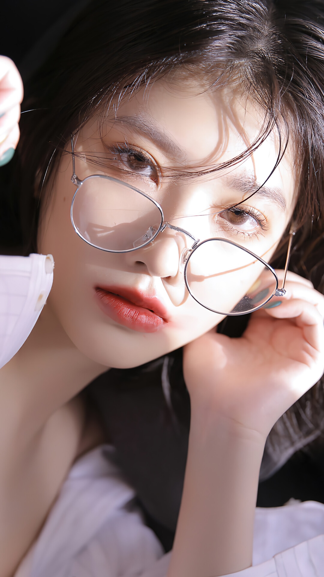Asian woman with glasses and red lipstick HD Phone Wallpaper
