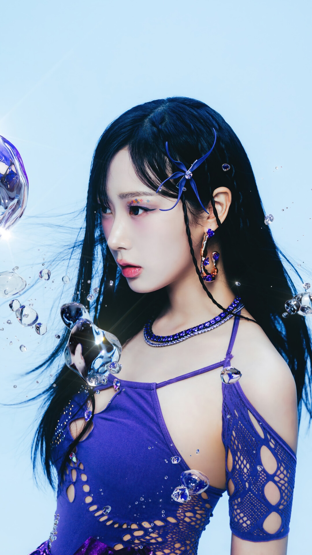 Giselle from Aespa in a purple outfit with water bubbles HD Phone Wallpaper