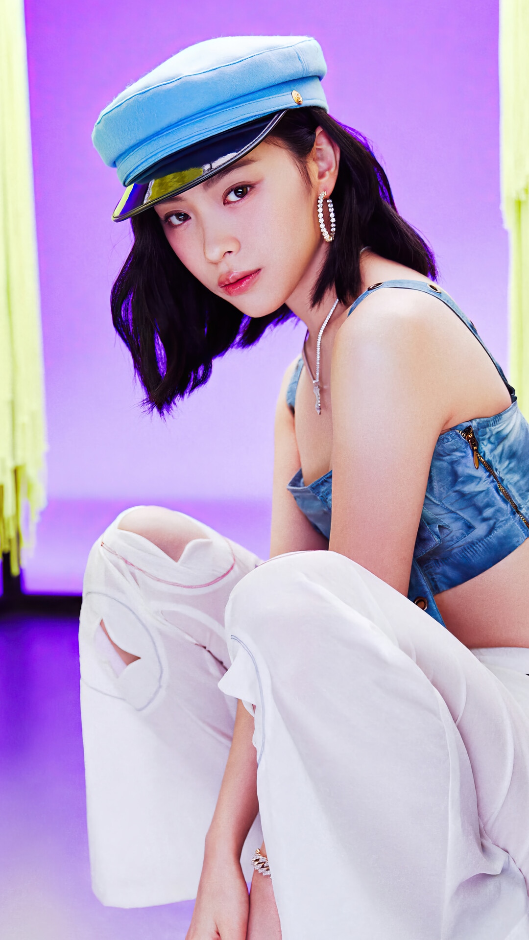 Ryujin from ITZY wearing a blue cap and denim top HD Phone Wallpaper
