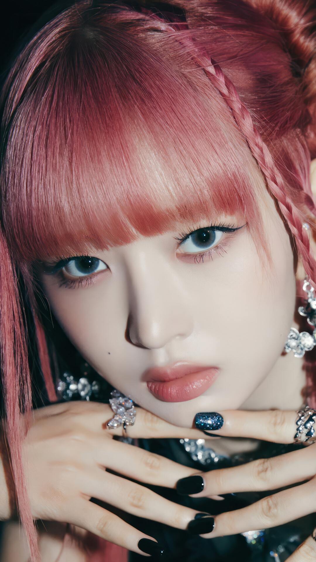 Rei from IVE with pink hair and black nails HD Phone Wallpaper