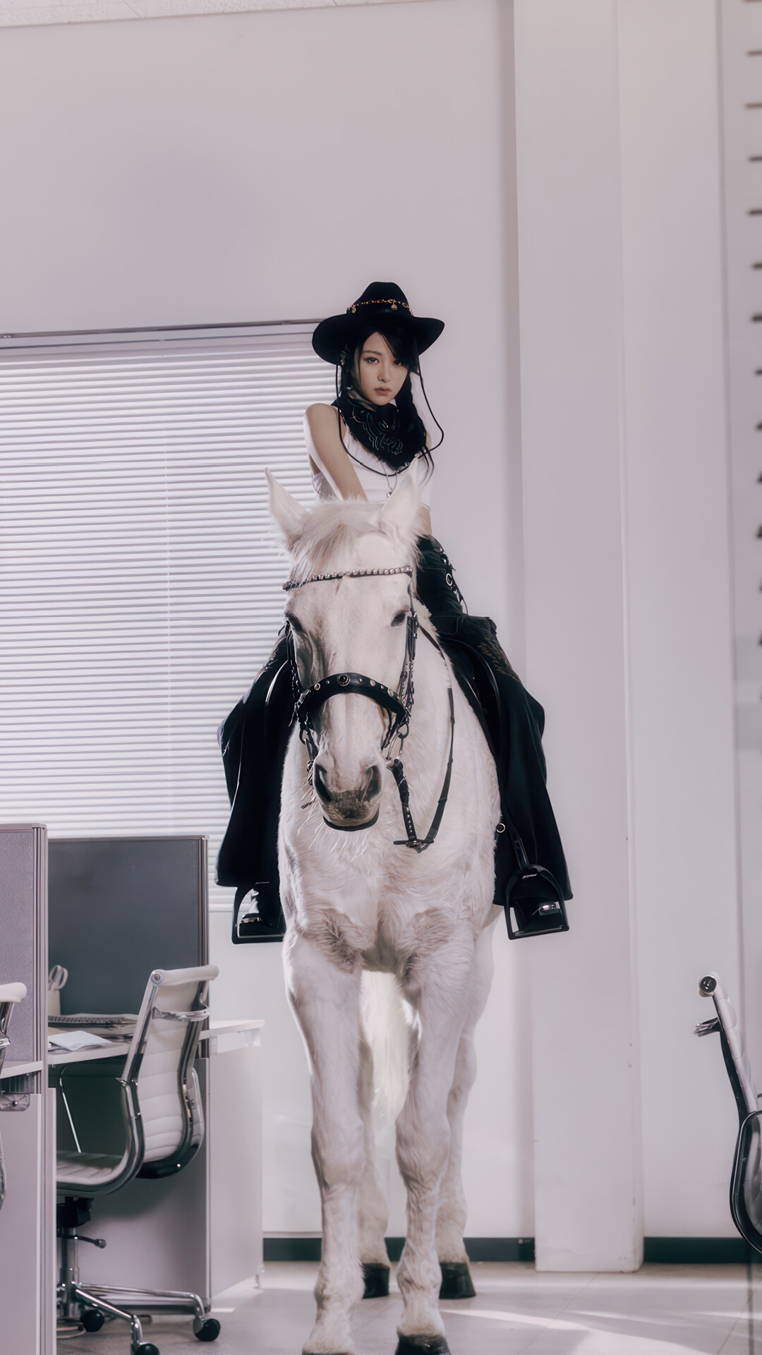 Huh Yunjin of LE SSERAFIM on a white horse HD Phone Wallpaper