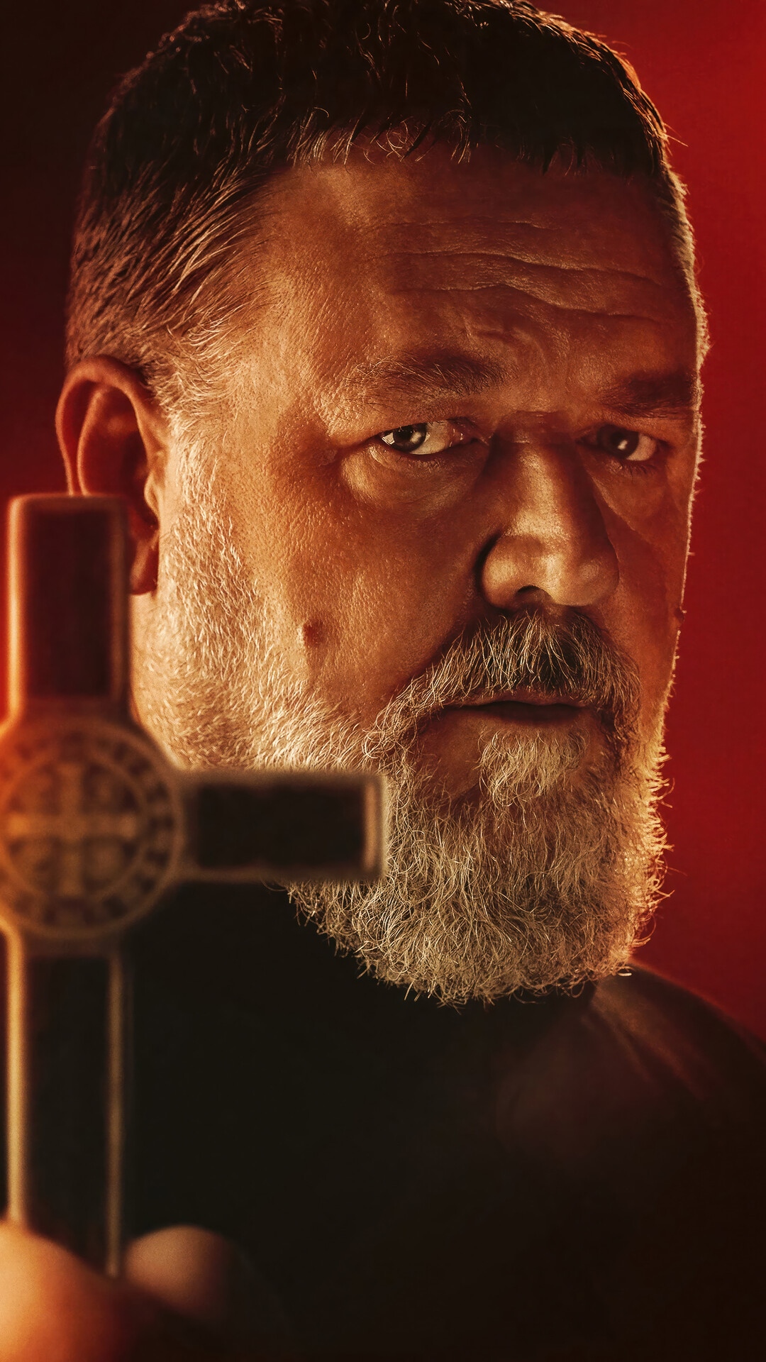 Russell Crowe in The Popes Exorcist HD Phone Wallpaper