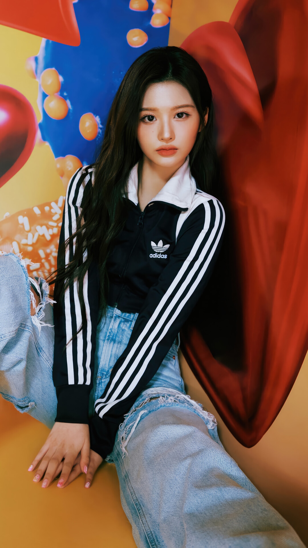 NMIXX Sullyoon wearing Adidas tracksuit and ripped jeans HD Phone Wallpaper