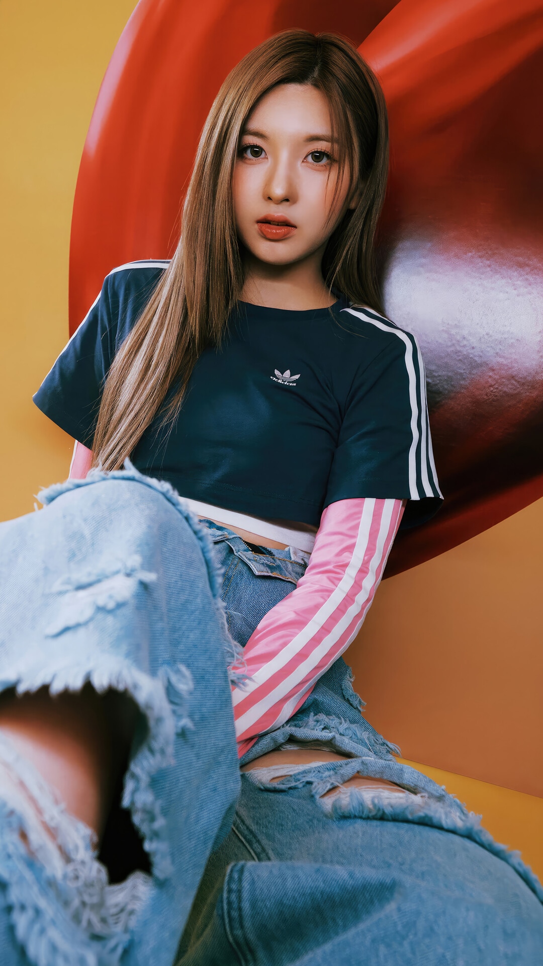 NMIXX Bae Jin Sol in Adidas crop top and ripped jeans HD Phone Wallpaper