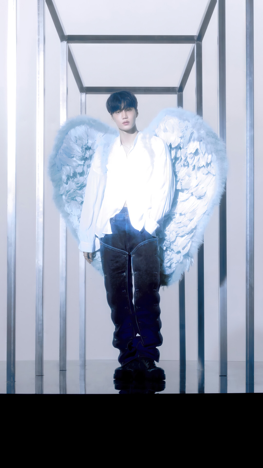 Kai with large blue wings and dark pants HD Phone Wallpaper