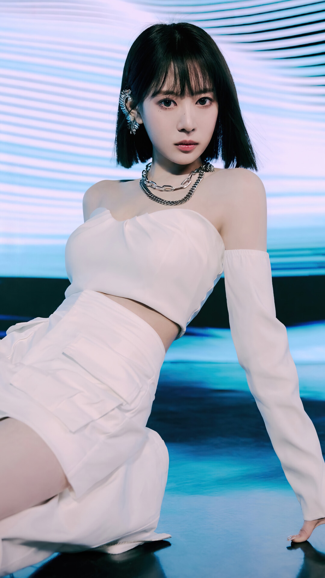 Cherry Bullet Bora in white outfit HD Phone Wallpaper