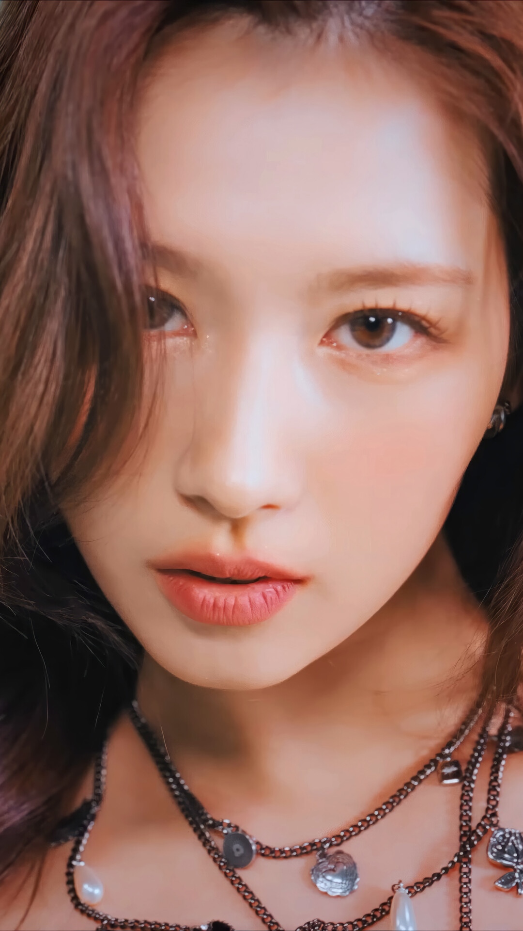 Sana from TWICE close-up portrait HD Phone Wallpaper