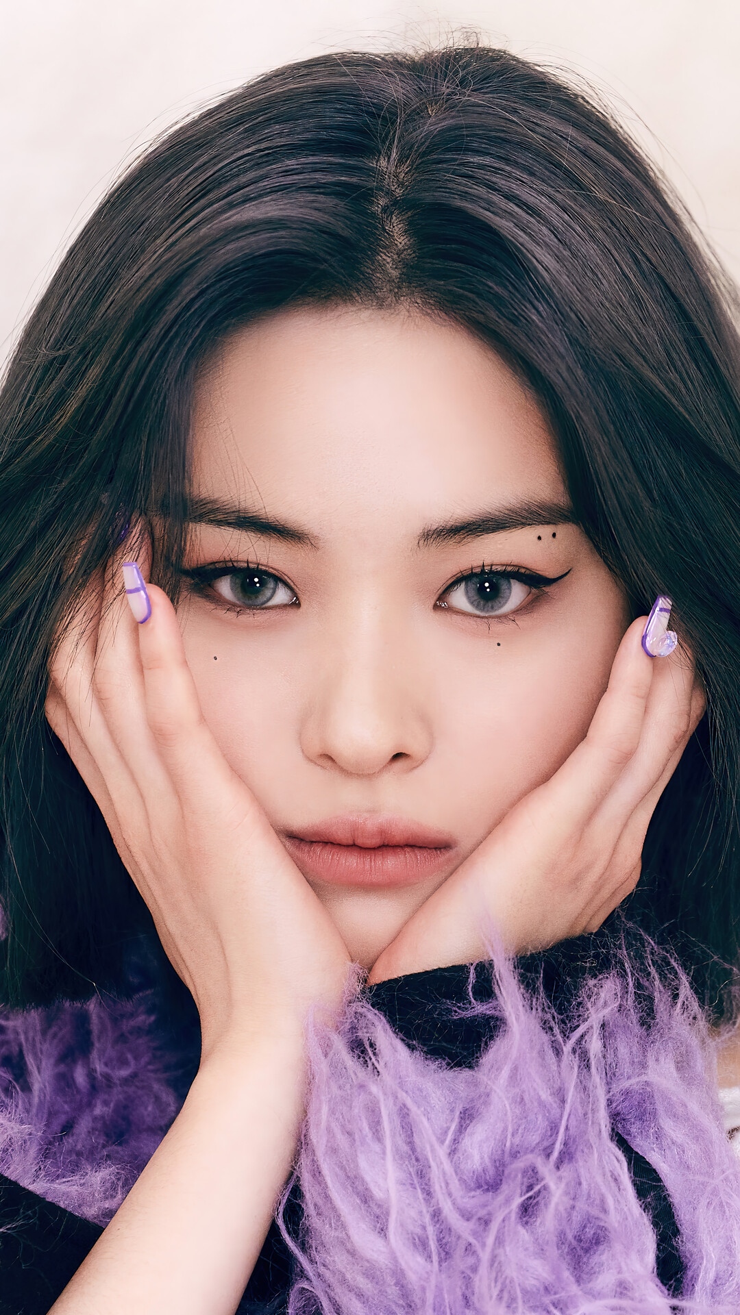 Shin Ryujin of ITZY with purple accents HD Phone Wallpaper