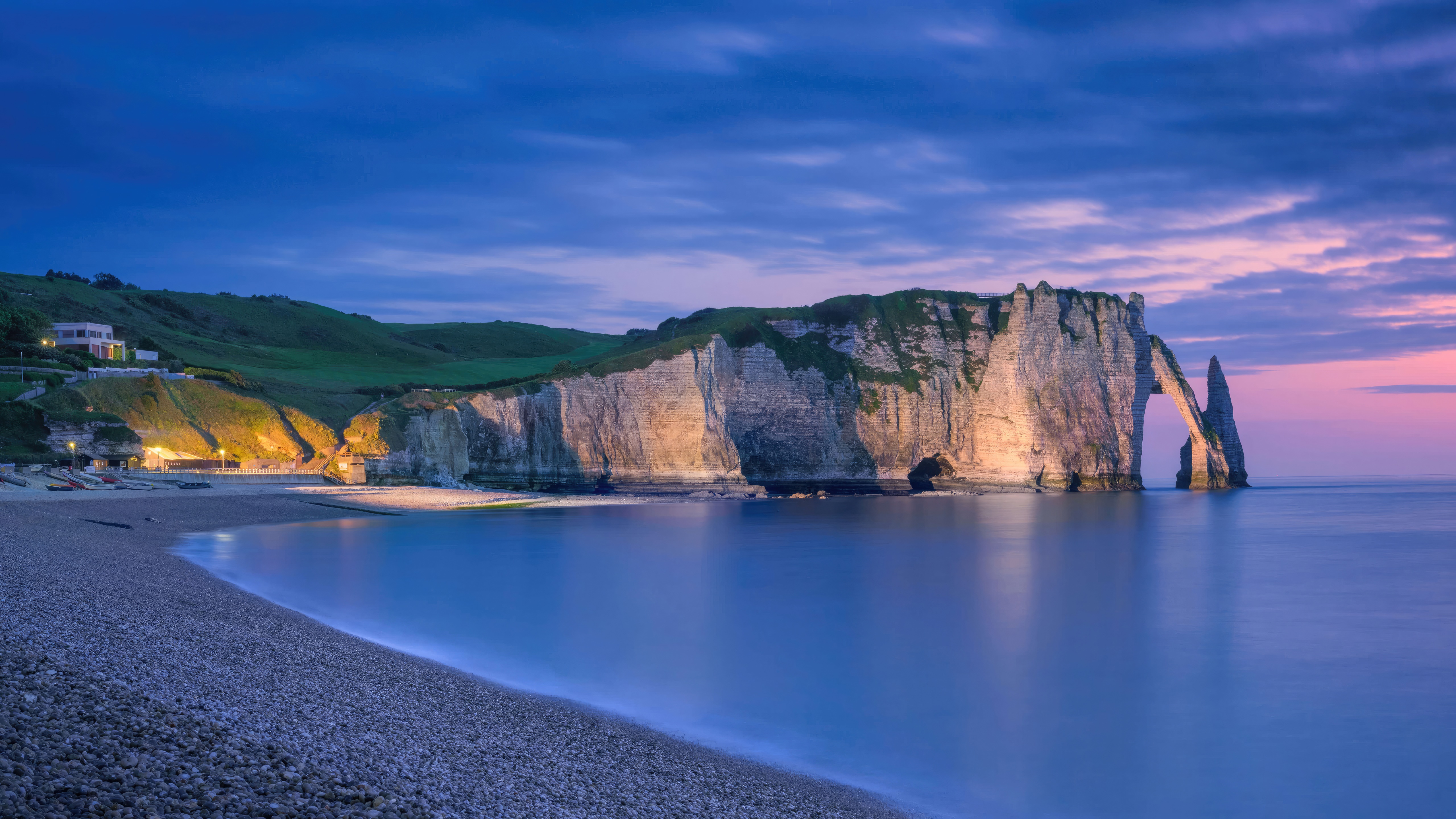 Etretat cliffs and beach at dusk, France HD Wallpaper