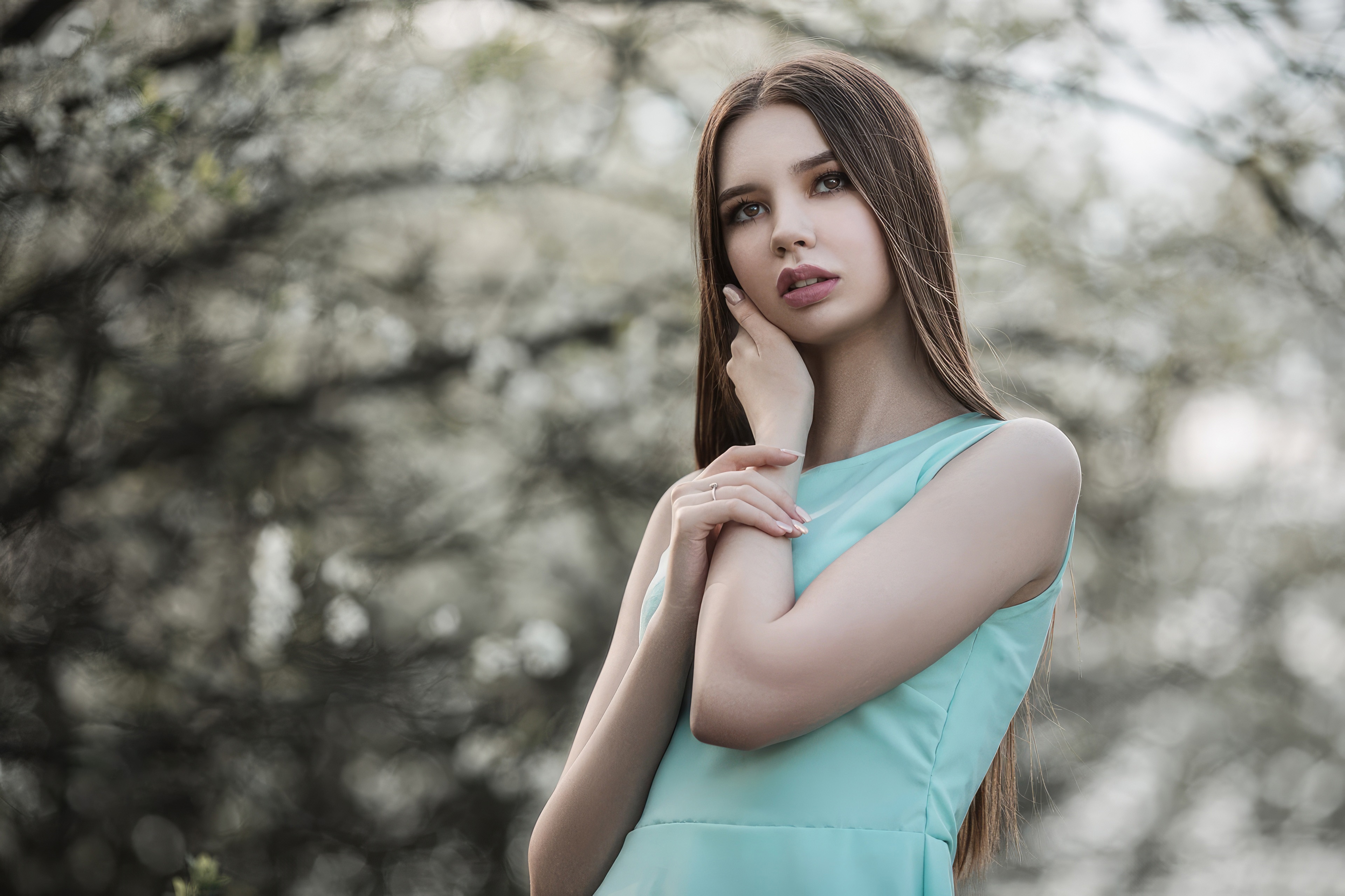 Model in a teal dress outdoors HD Wallpaper