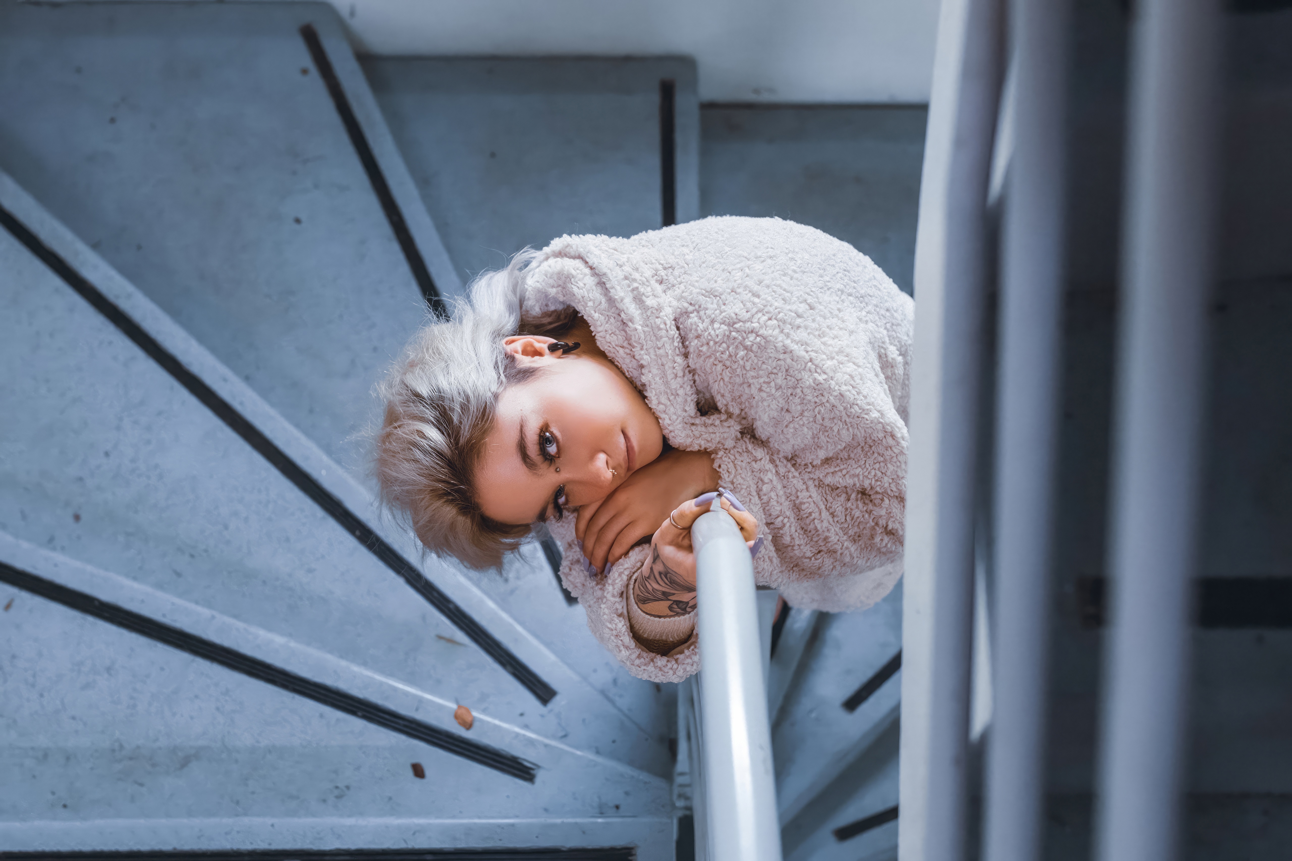 Model with blonde hair on stairs HD Wallpaper