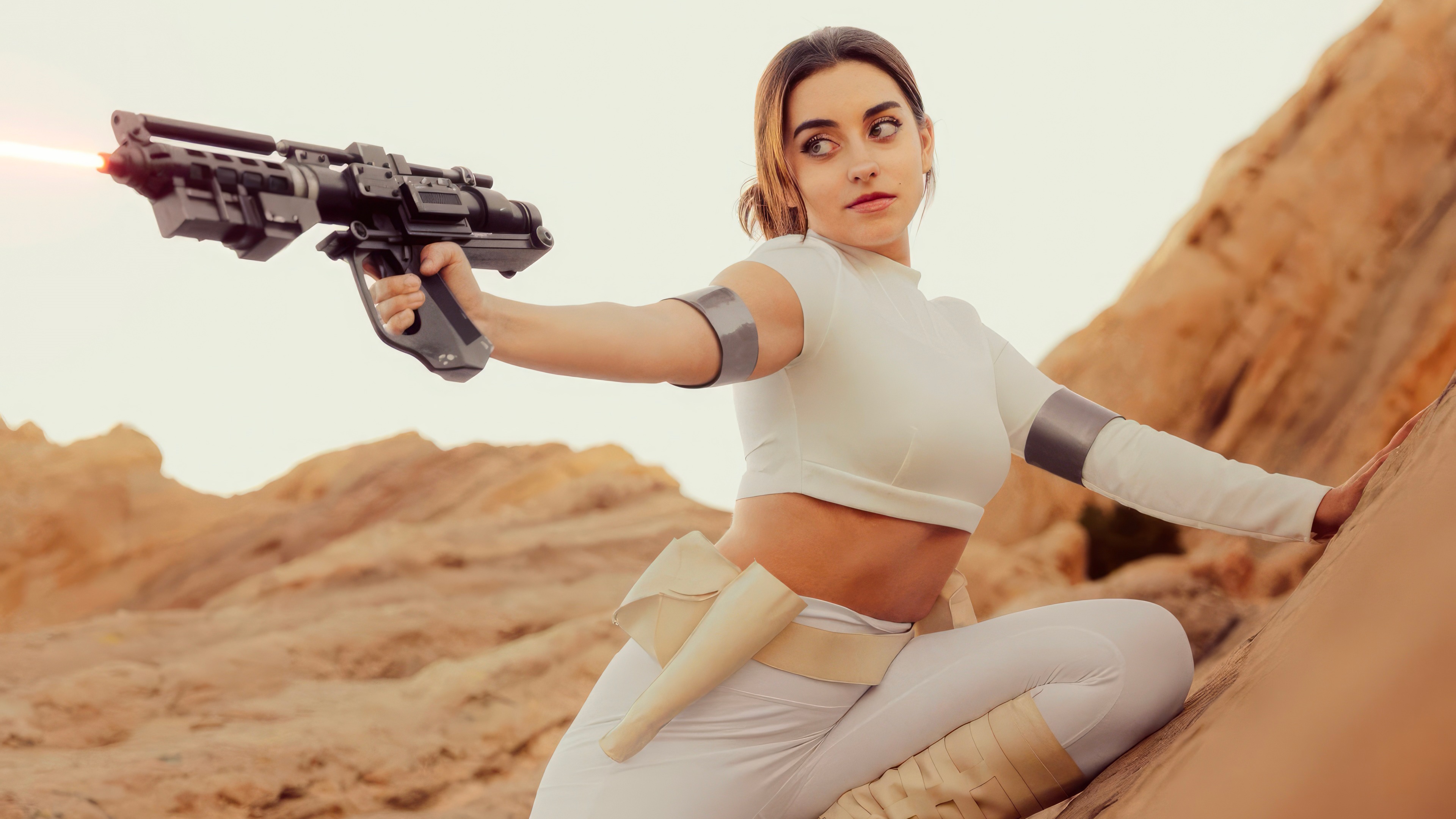 Star Wars cosplay of a woman with a blaster HD Wallpaper