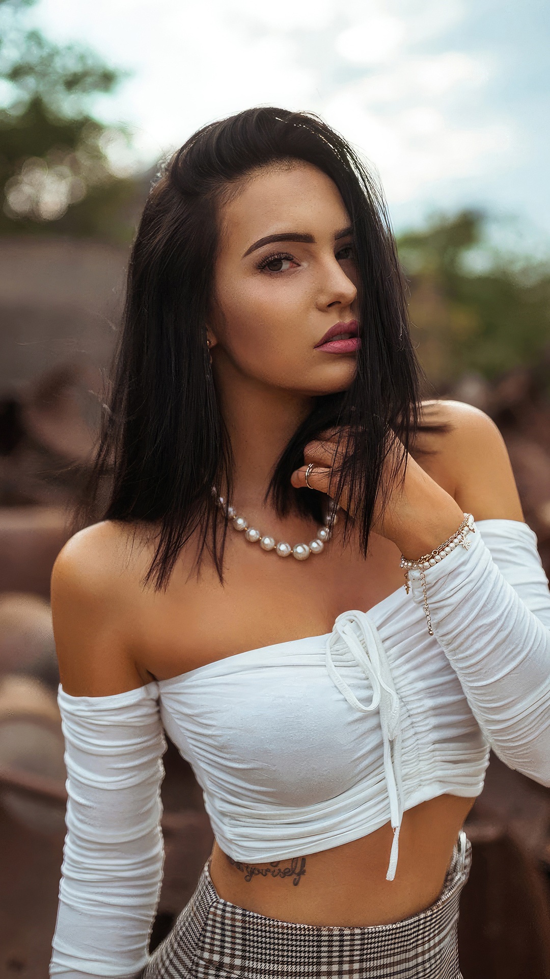 Model with pearl necklace and off-the-shoulder top HD Phone Wallpaper