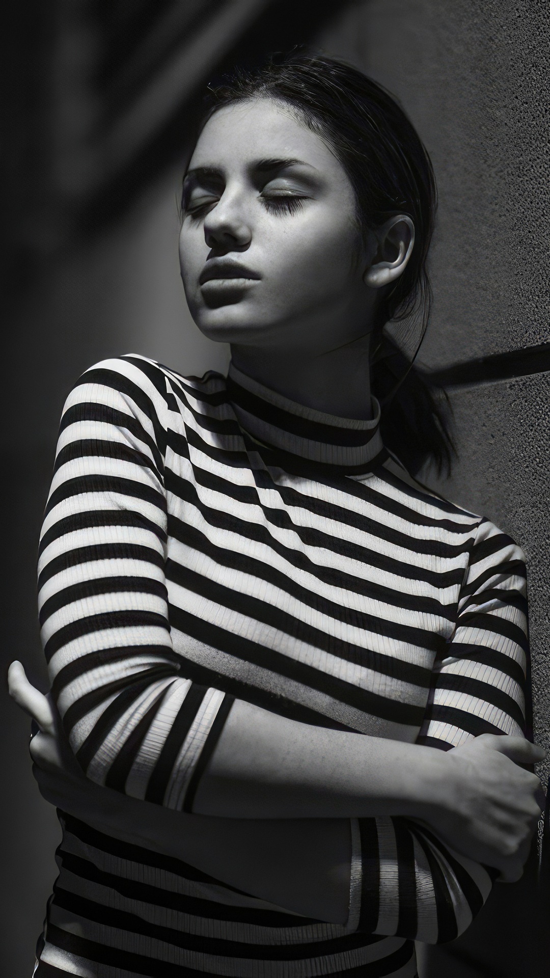 Delaia Gonzalez in a striped turtleneck HD Phone Wallpaper