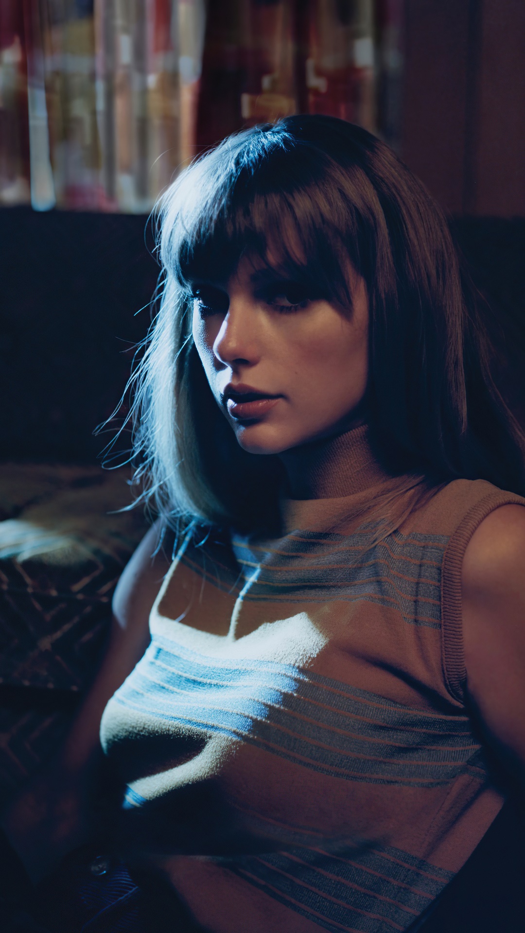 Taylor Swift in a photoshoot HD Phone Wallpaper