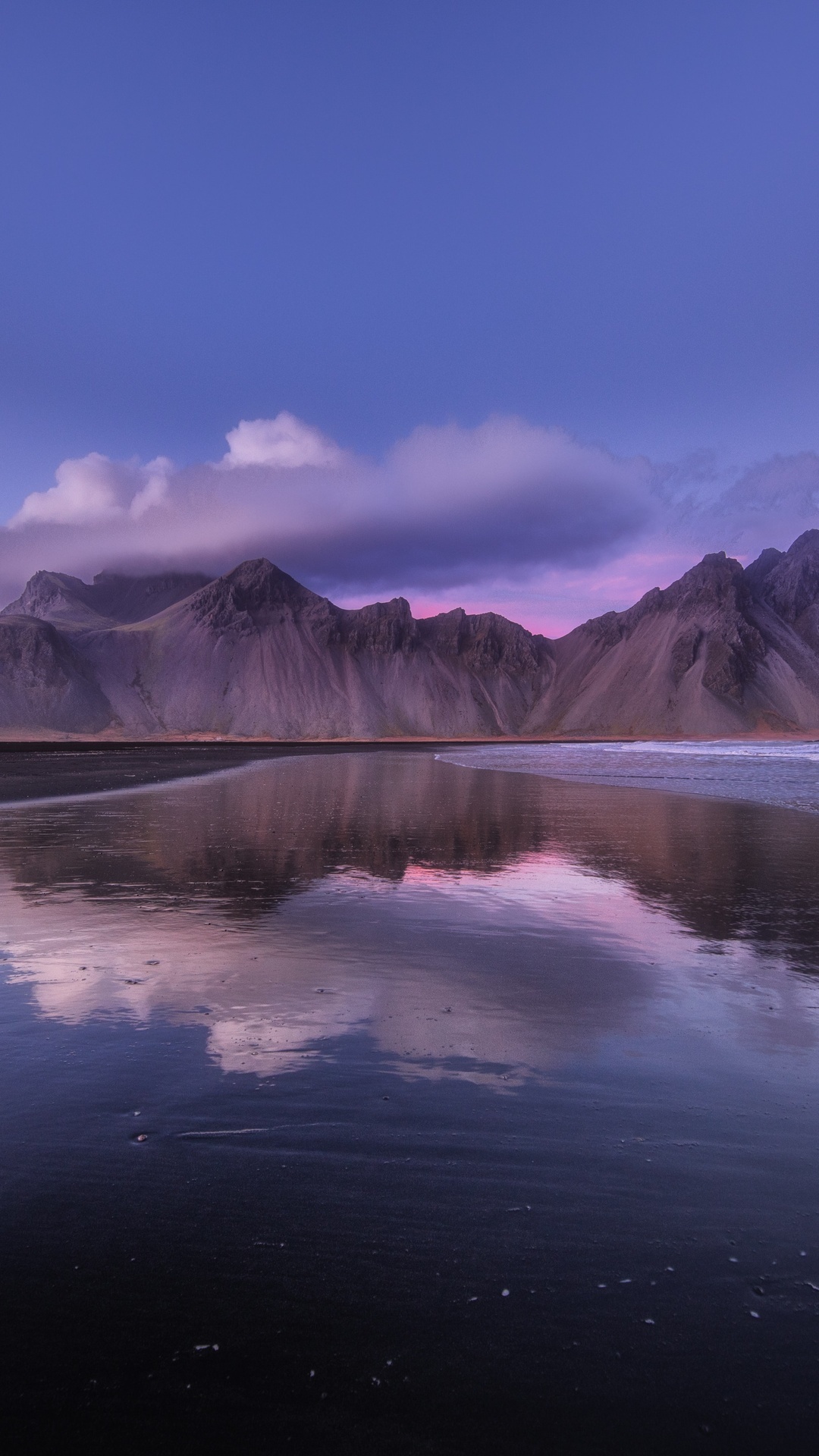 Mountains reflecting in water at Iceland HD Phone Wallpaper