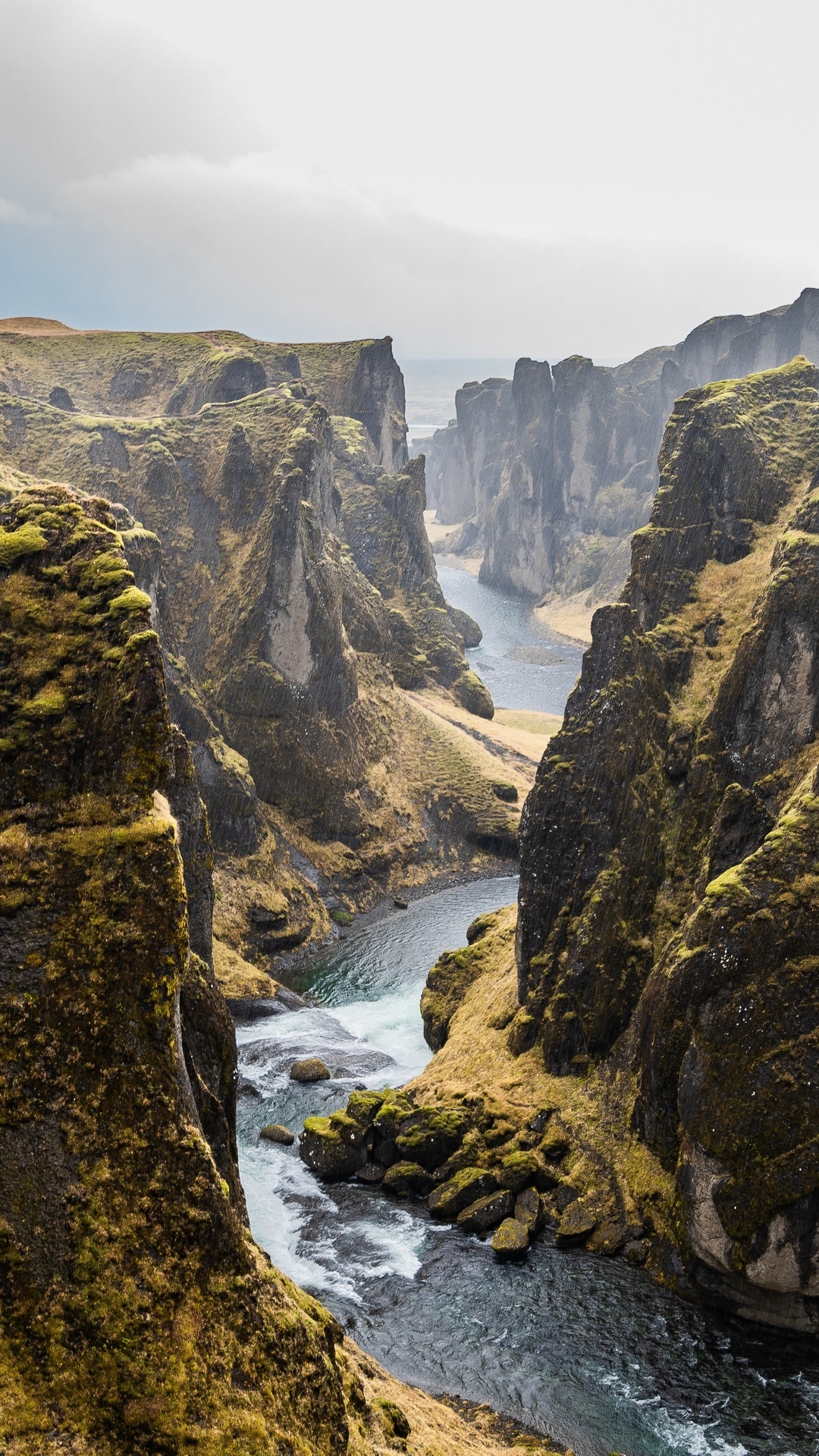 Fjaðrárgljúfur Canyon in Iceland HD Phone Wallpaper