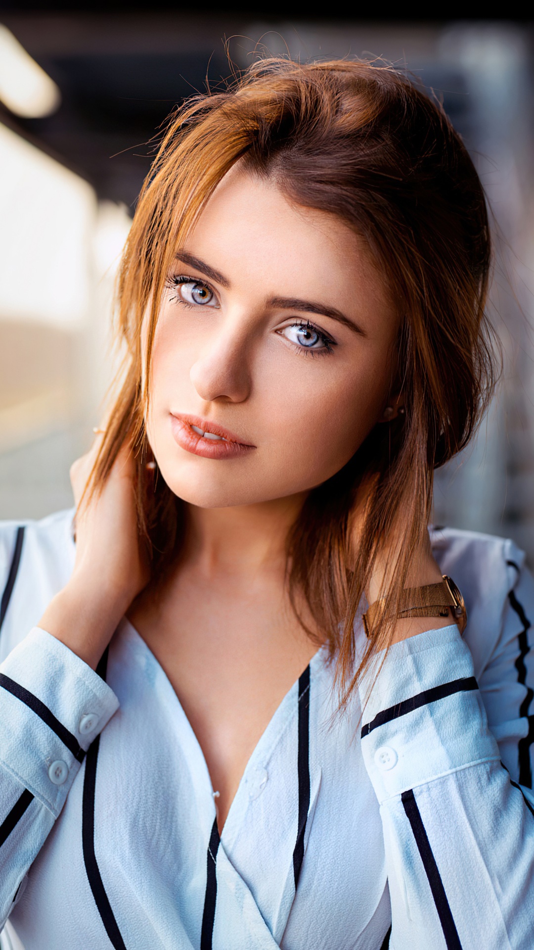 Young woman with auburn hair and blue eyes HD Phone Wallpaper