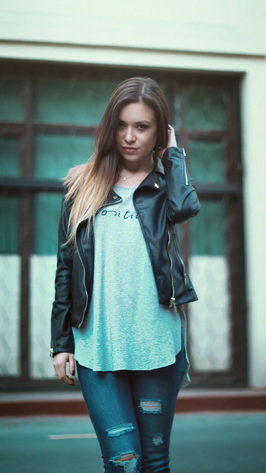 Girl in leather jacket and ripped jeans HD Phone Wallpaper