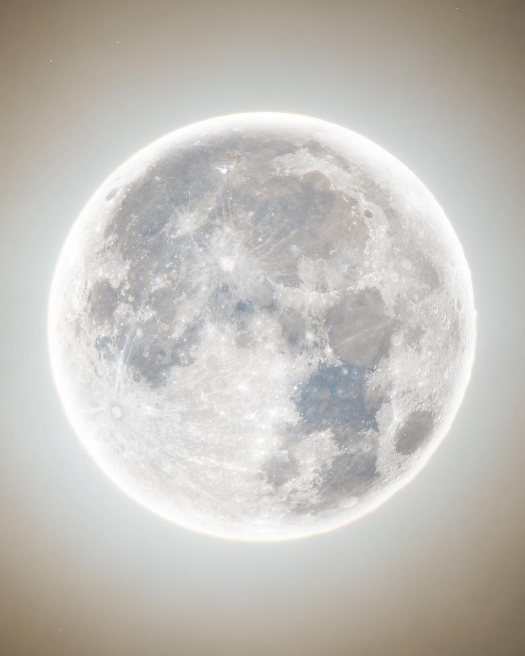 Close-up of the full Moon in the night sky HD Phone Wallpaper