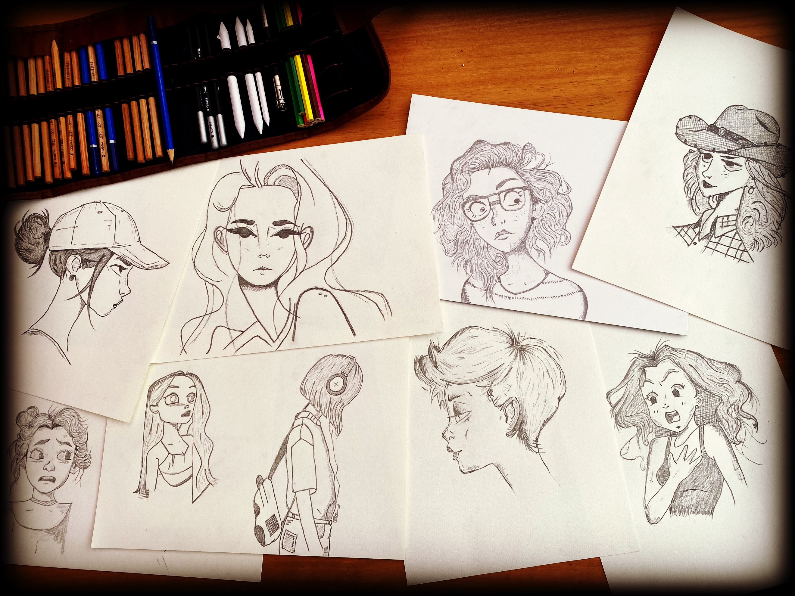 Pencil sketches of women with art supplies HD Wallpaper