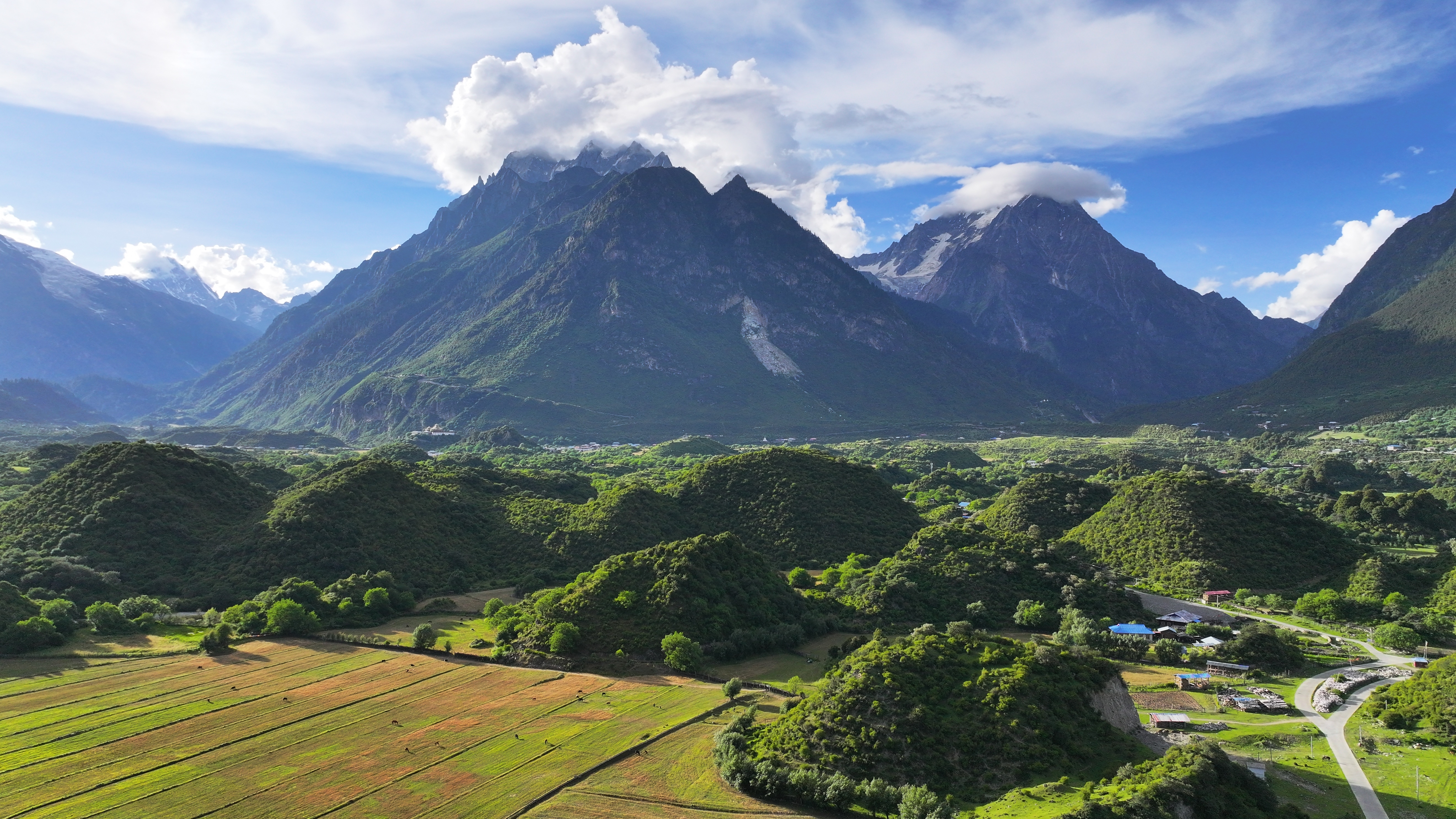 4K Mountains Landscape with Clouds and Snowy Peaks HD Wallpaper