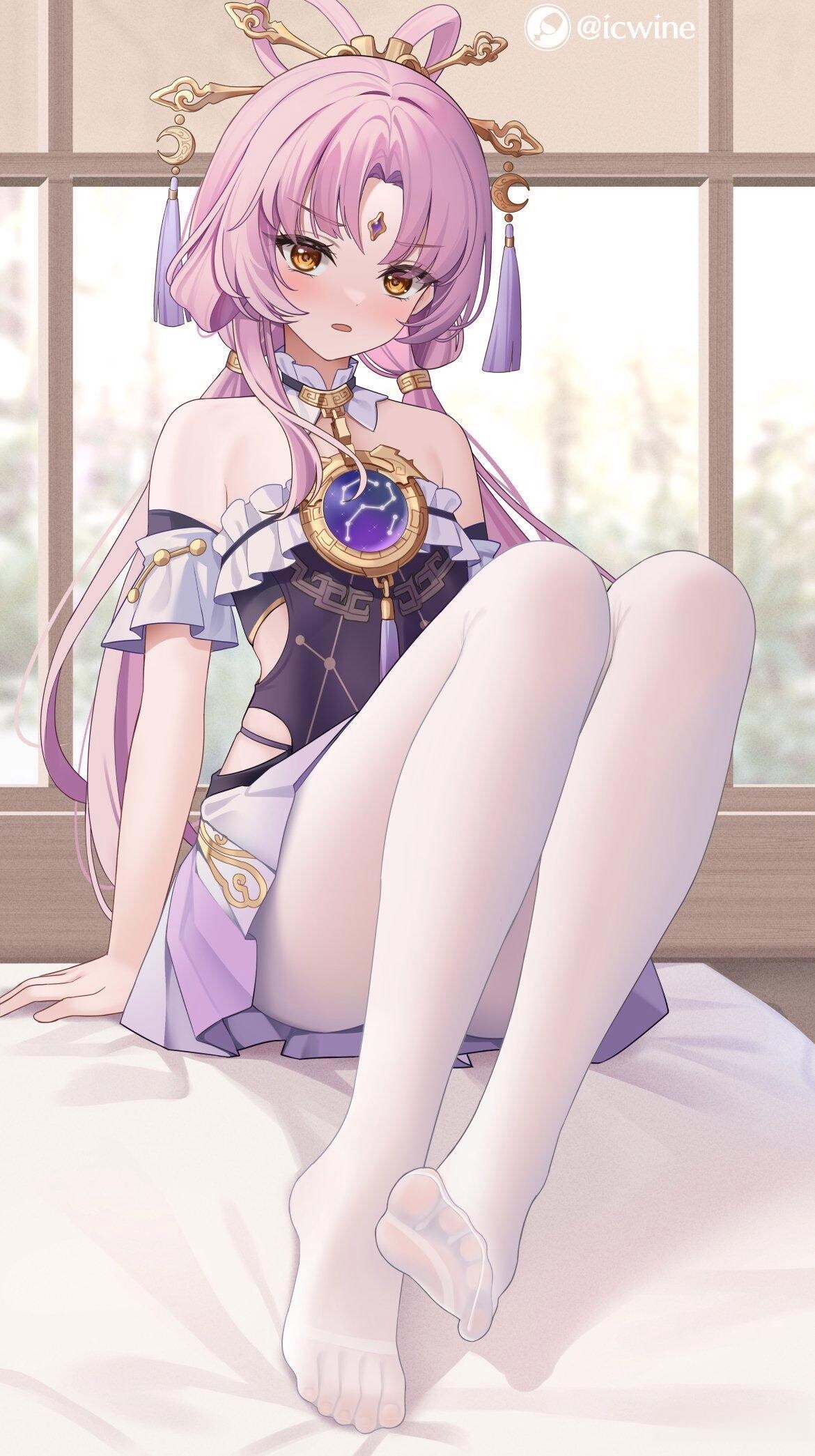 Fu Xuan in pantyhose with pink hair and yellow eyes HD Phone Wallpaper