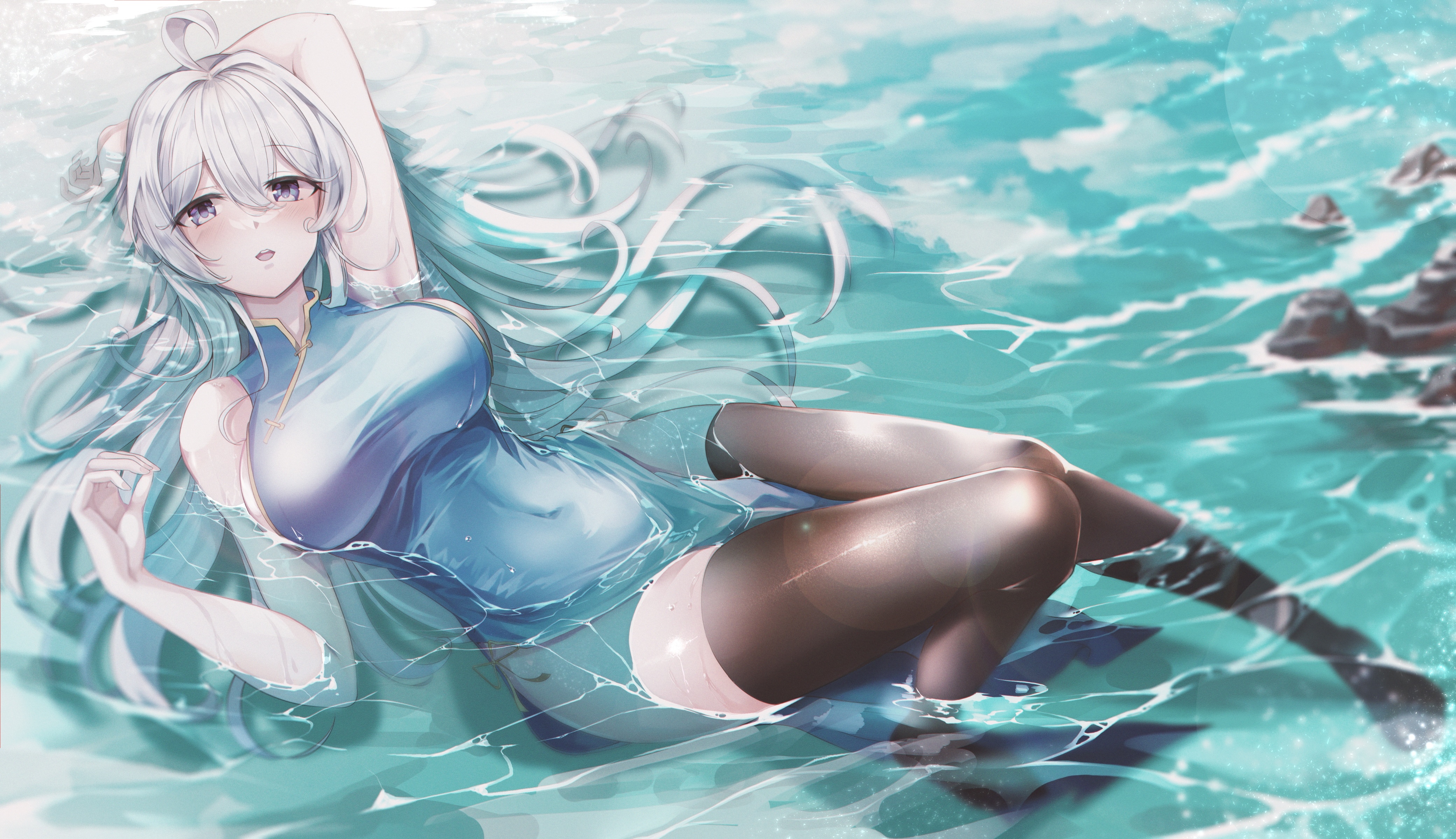 4K anime girl lying in water HD Wallpaper